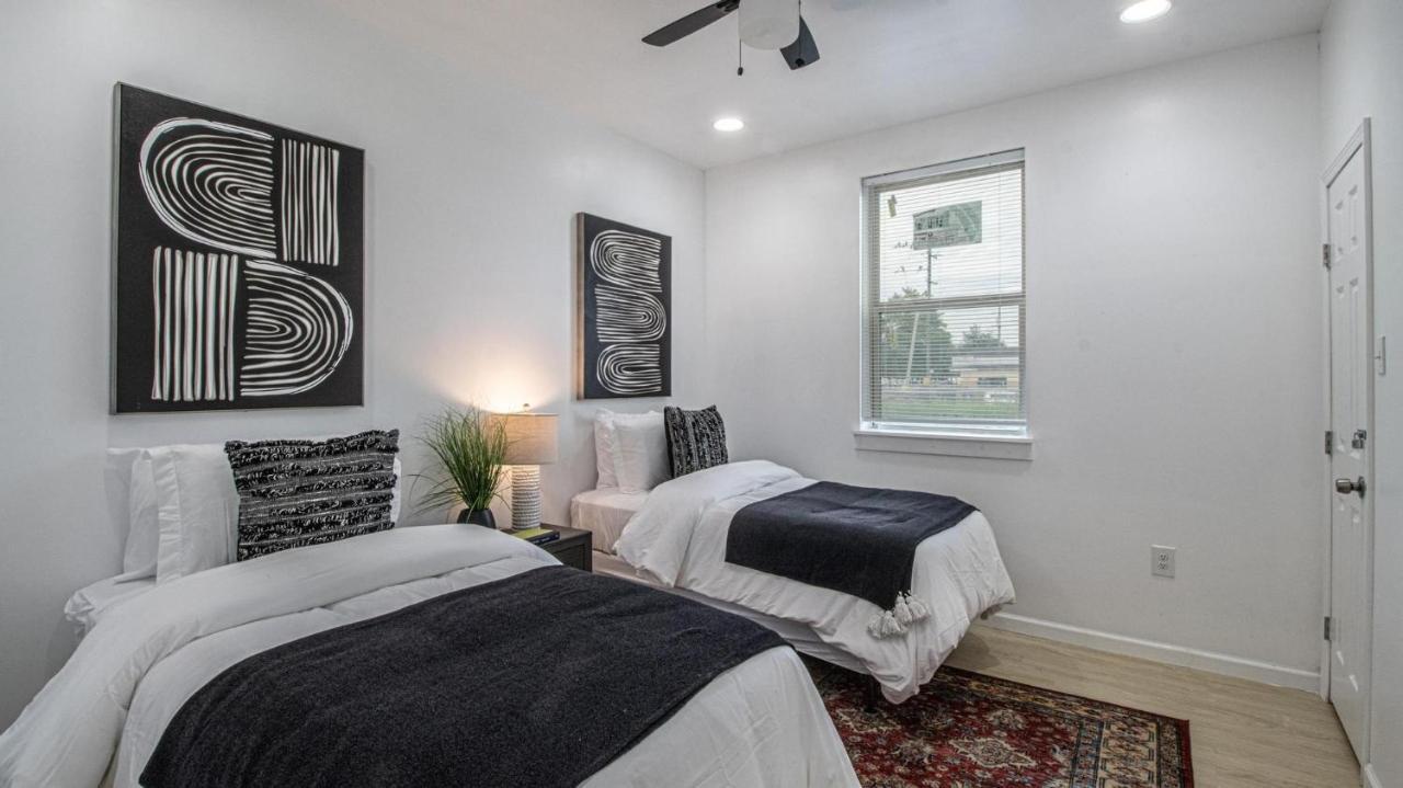 Vibrant Blue Luxury 2316 Apartment