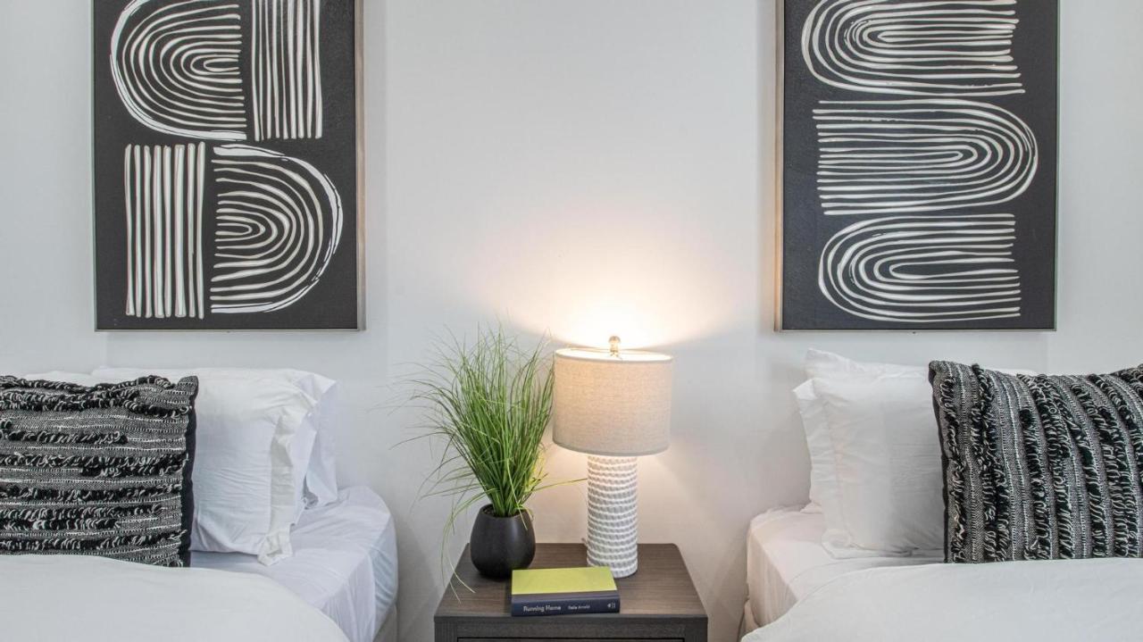 Apartment Vibrant Blue Luxury 2316 *