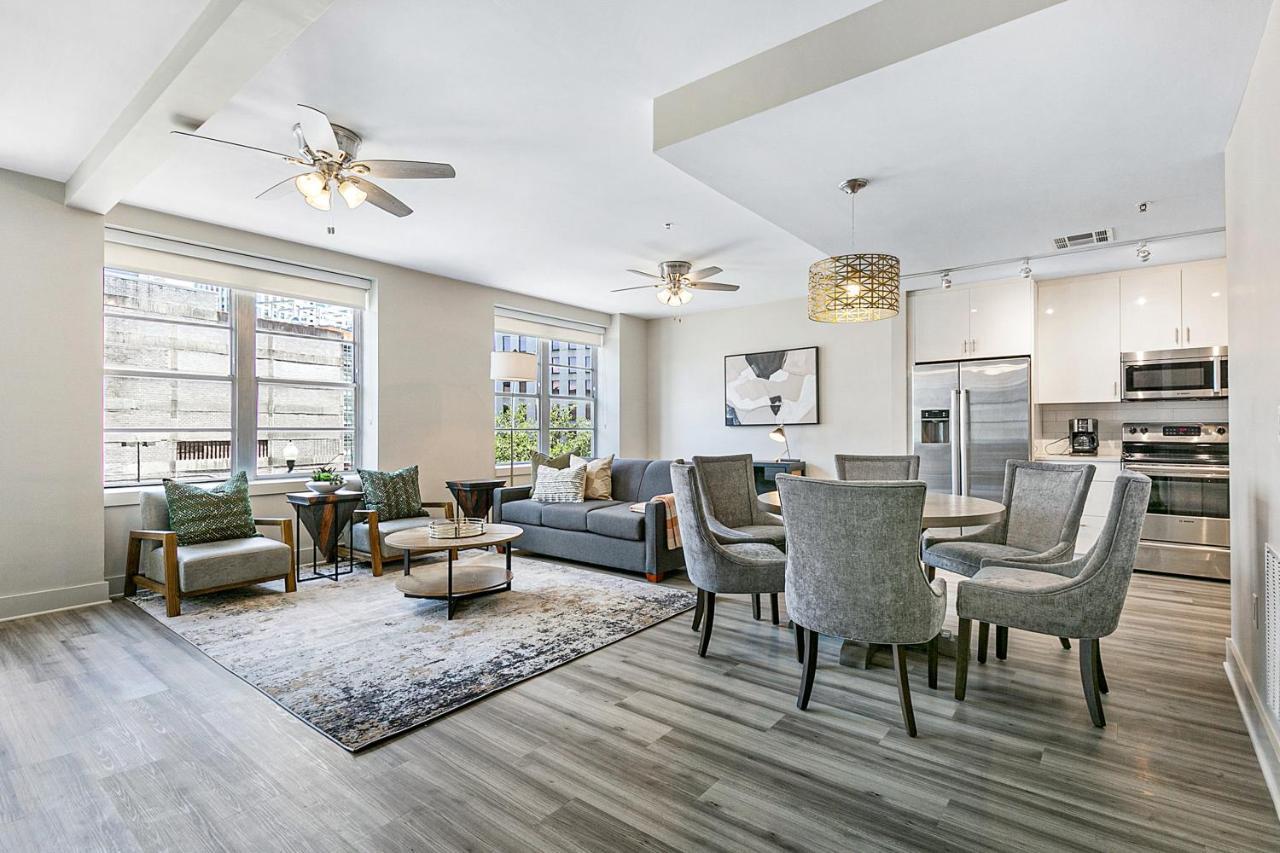 Apartment Amazing 4-bedroom Haven In The Heart Of *