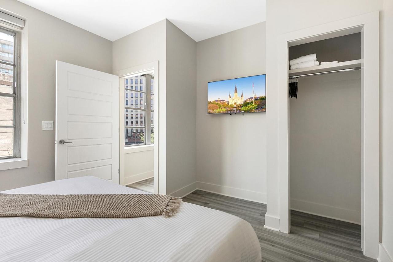 Amazing 4-bedroom Haven In The Heart Of Apartment *