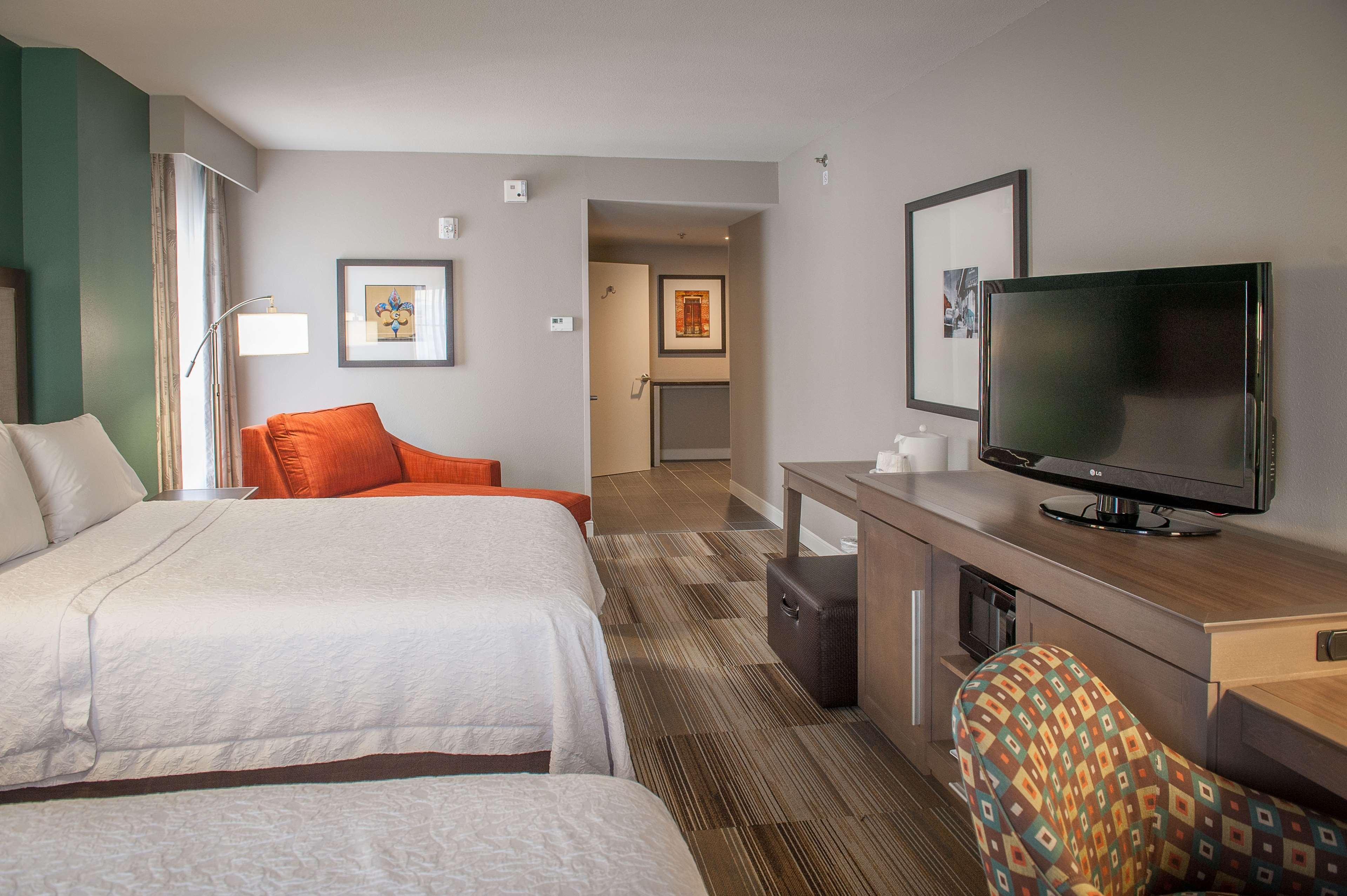 Hotel Hampton And Convention Center 3*