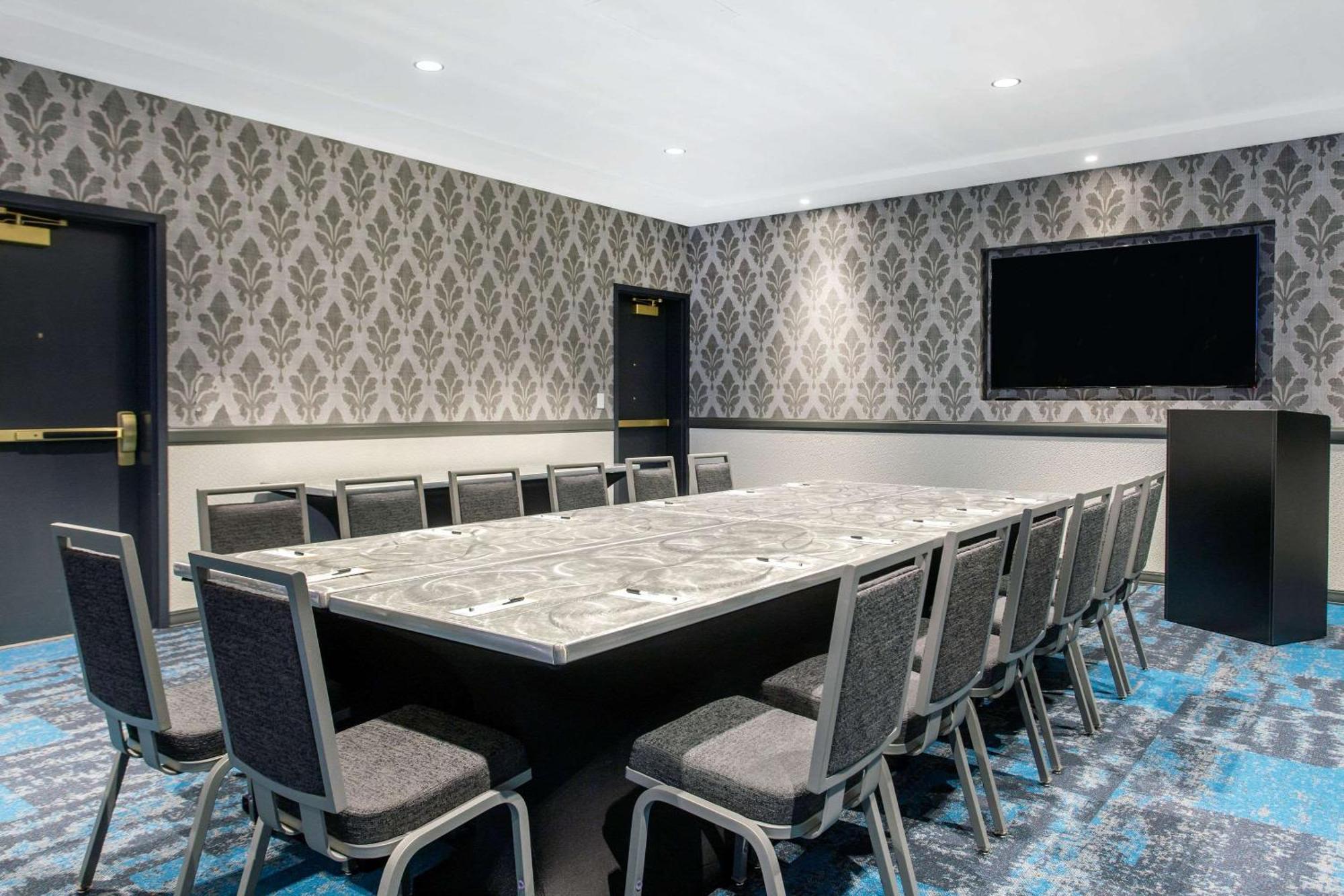 Cambria Downtown Warehouse District New Orleans