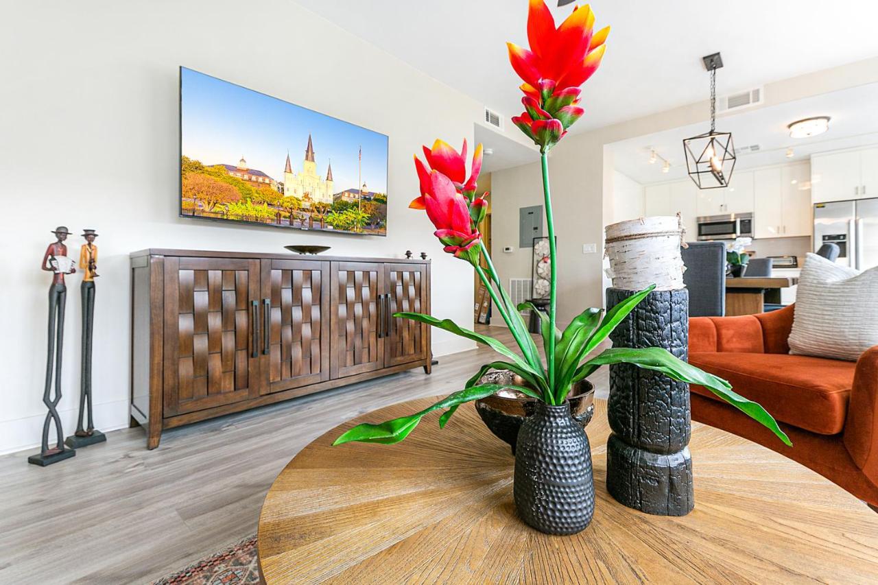 Lively 4br Steps To French Quarter