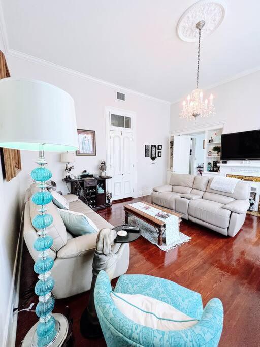 Holiday home Lovely 4 Bedroom Uptown Magazine St *