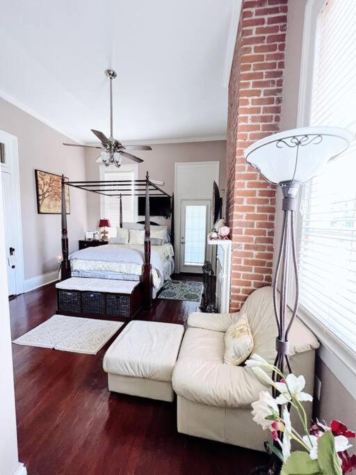 Lovely 4 Bedroom Uptown Magazine St New Orleans