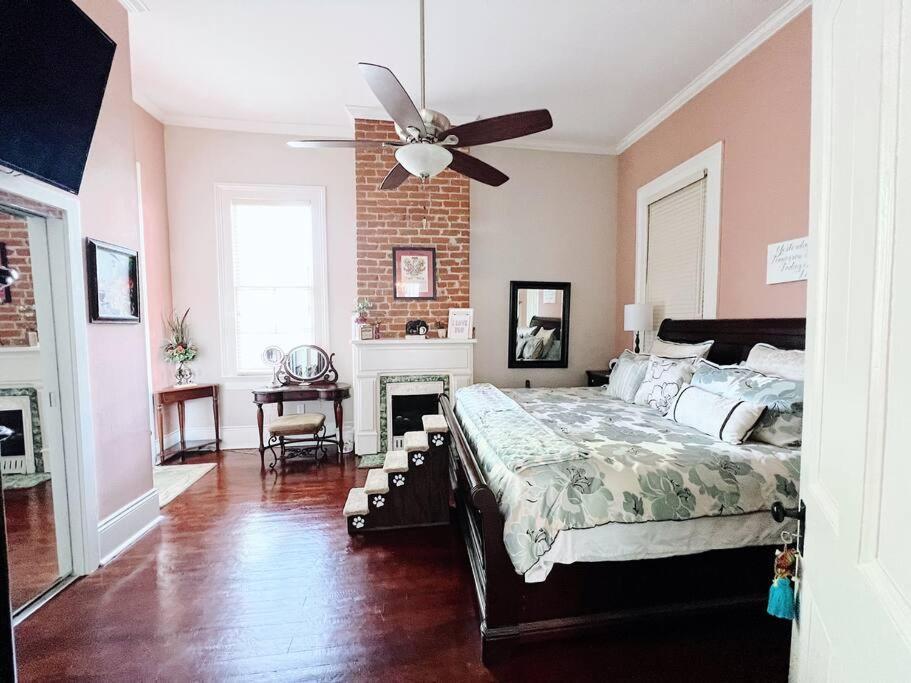 Lovely 4 Bedroom Uptown Magazine St Holiday home *