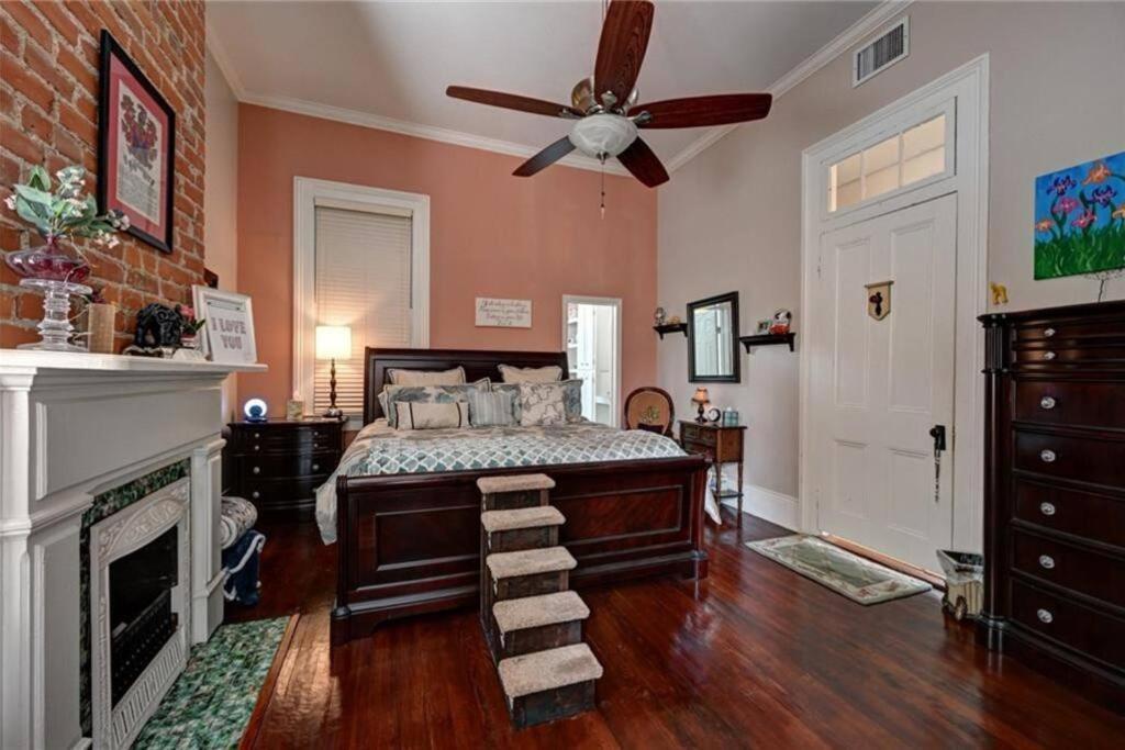 Lovely 4 Bedroom Uptown Magazine St Holiday home *