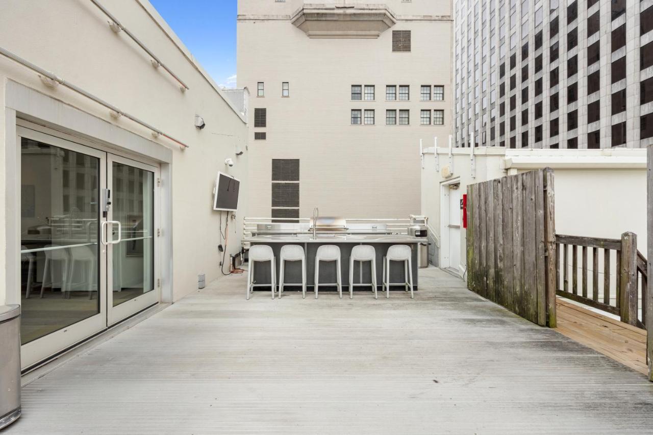 Downtown 1br W Rooftop Gym Near Canal St Holiday home *