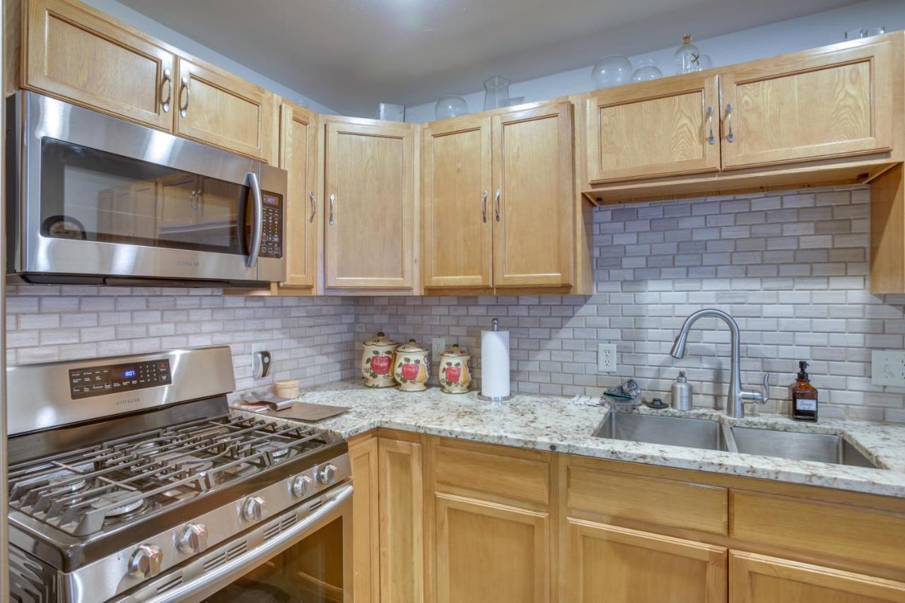 7 Mi To French Quarter Nola Abode With Theater New Orleans