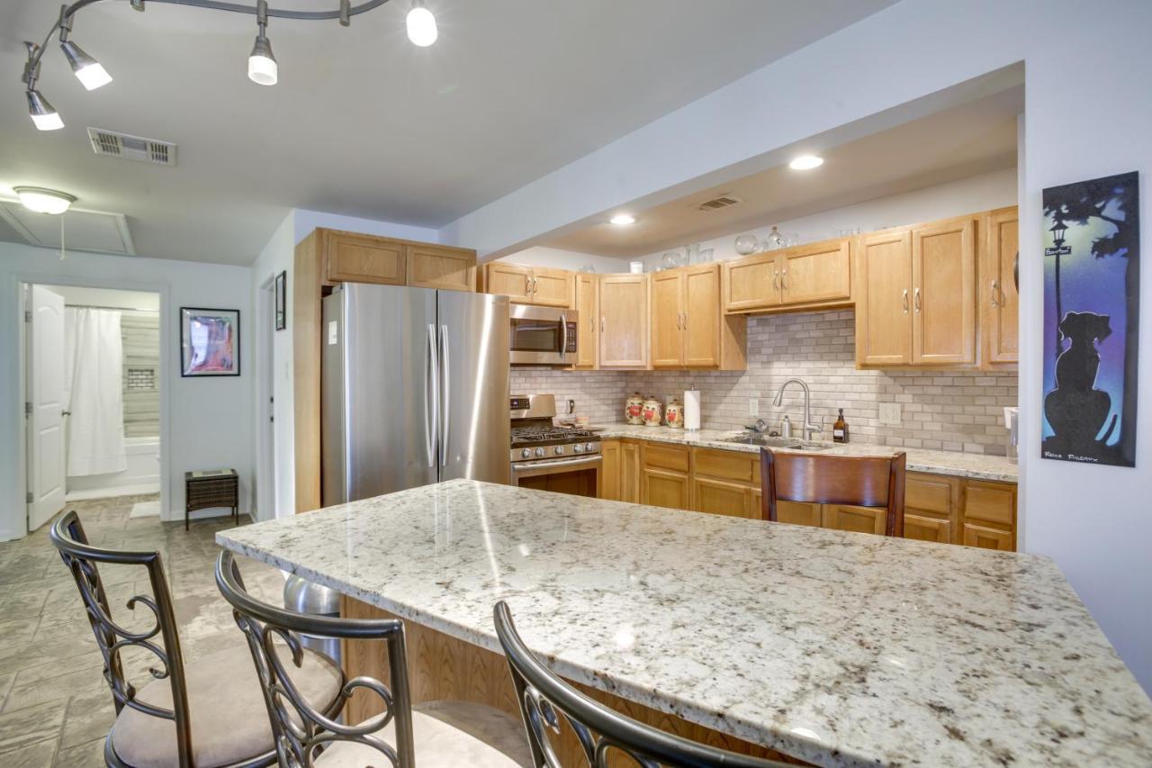7 Mi To French Quarter Nola Abode With Theater Holiday home *