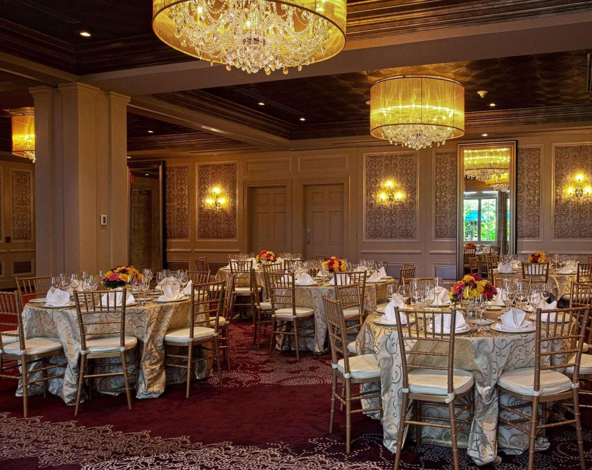 The Royal Sonesta Hotel 5*