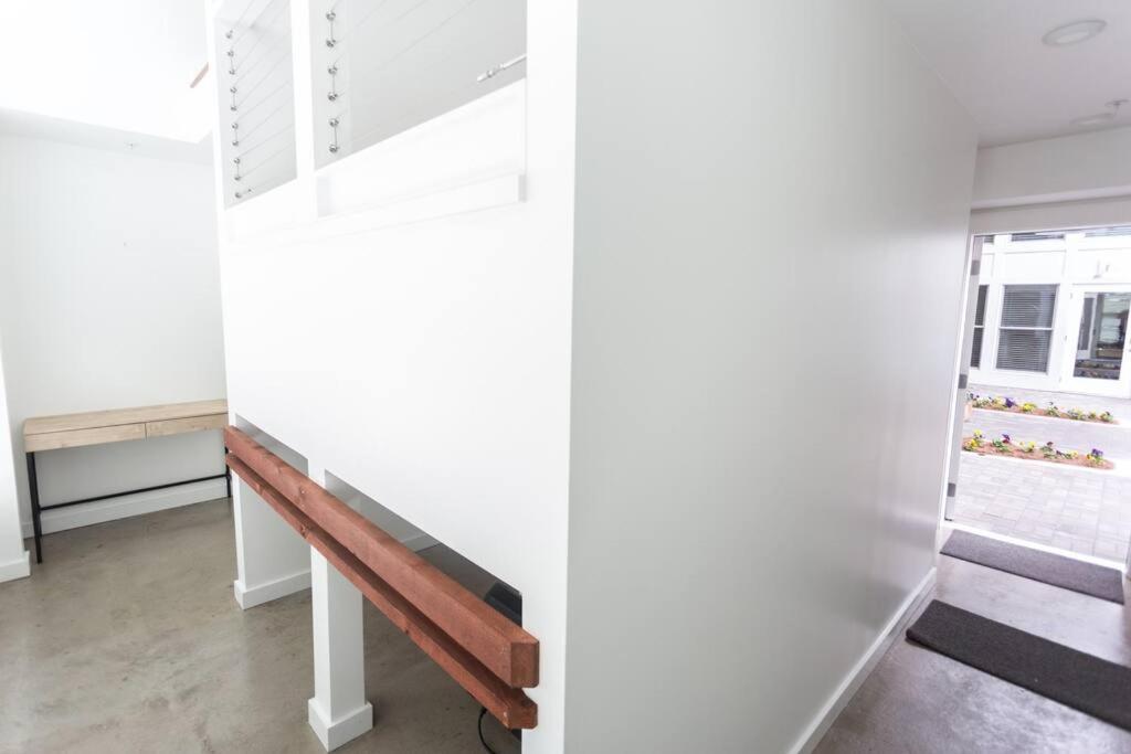 Apartment Moon 101 - Full Moon - 2br 2 5 Bath + Living New Orleans