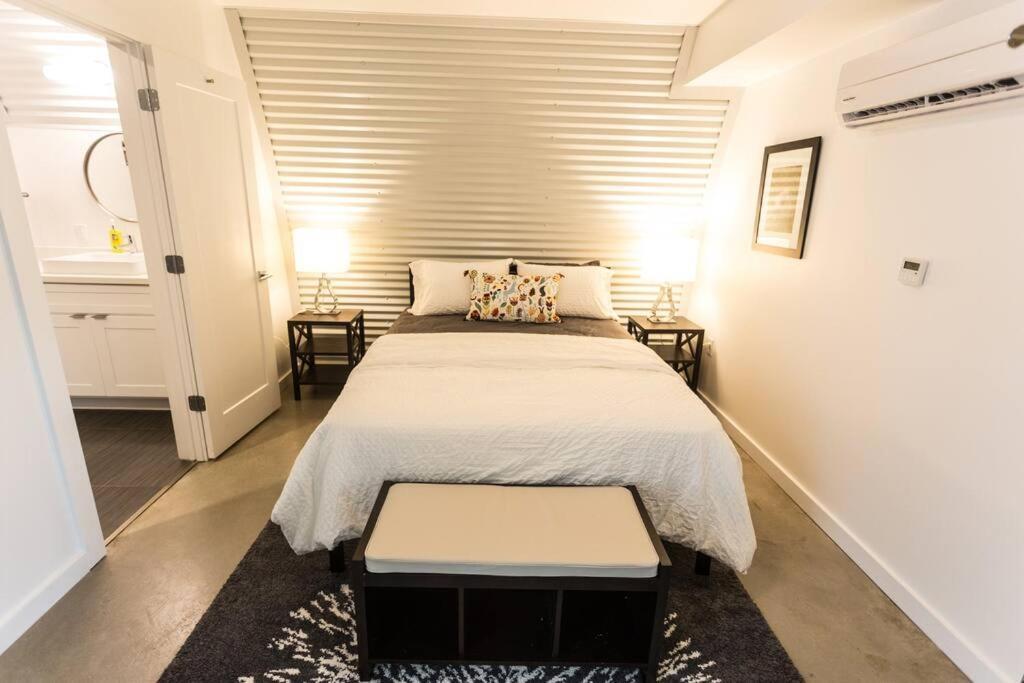 Apartment Moon 101 - Full Moon - 2br 2 5 Bath + Living