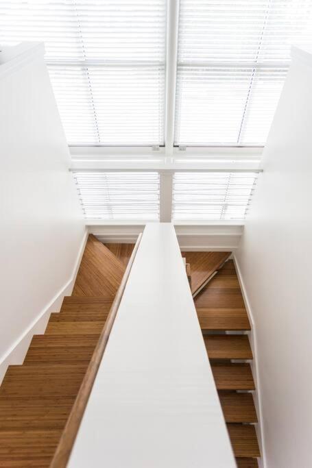 Moon 101 - Full Moon - 2br 2 5 Bath + Living *