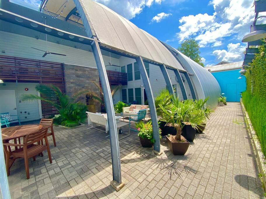 Moon 101 - Full Moon - 2br 2 5 Bath + Living Apartment *