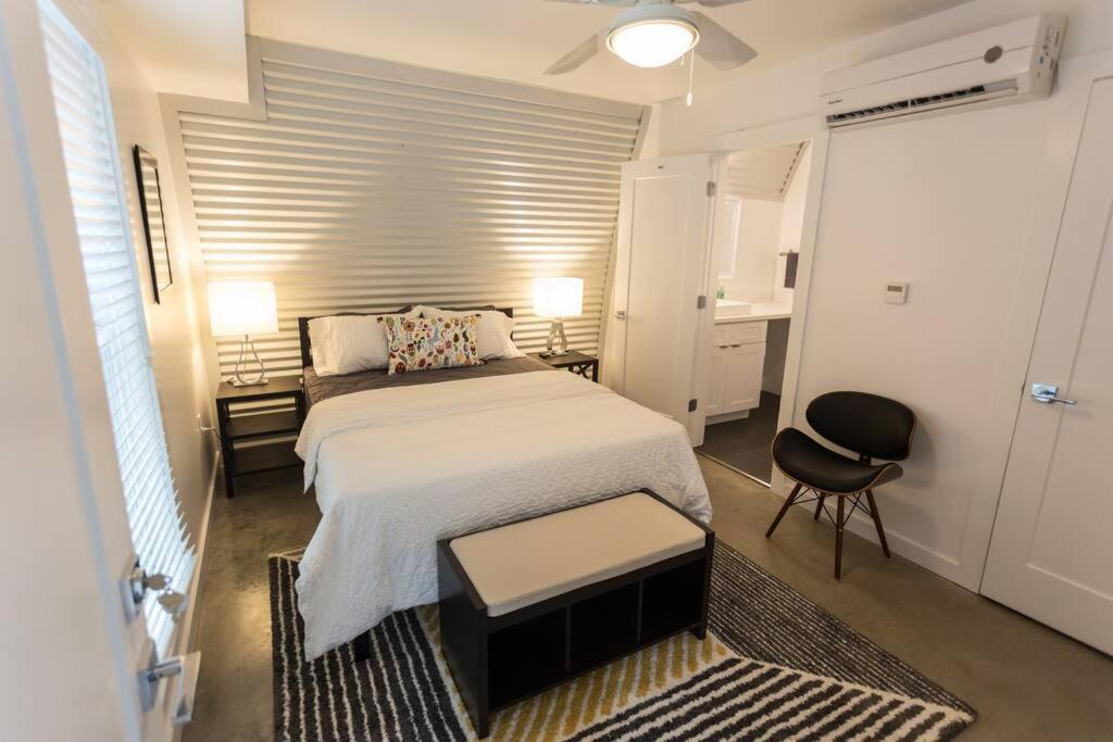 Apartment Moon 101 - Full Moon - 2br 2 5 Bath + Living