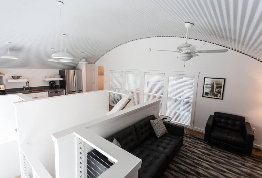 Moon 101 - Full Moon - 2br 2 5 Bath + Living Apartment New Orleans