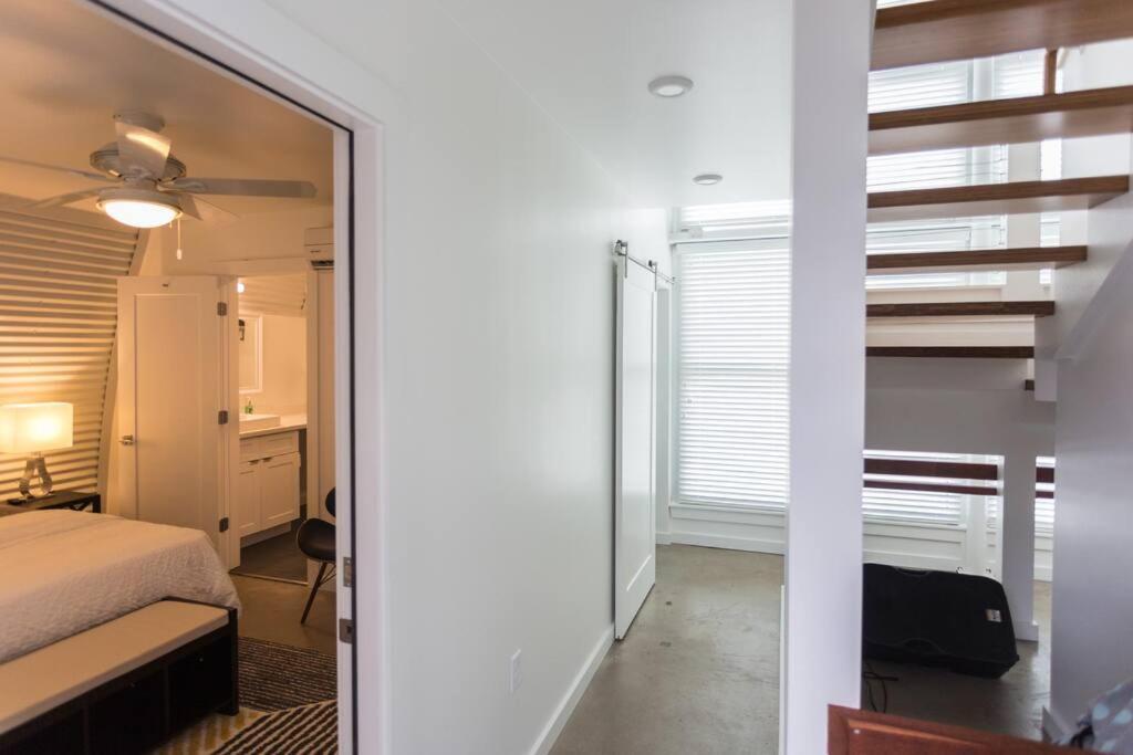 Moon 101 - Full Moon - 2br 2 5 Bath + Living Apartment New Orleans