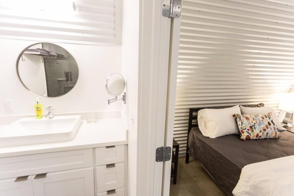 Apartment Moon 101 - Full Moon - 2br 2 5 Bath + Living