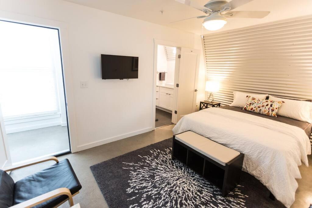 Moon 101 - Full Moon - 2br 2 5 Bath + Living * New Orleans