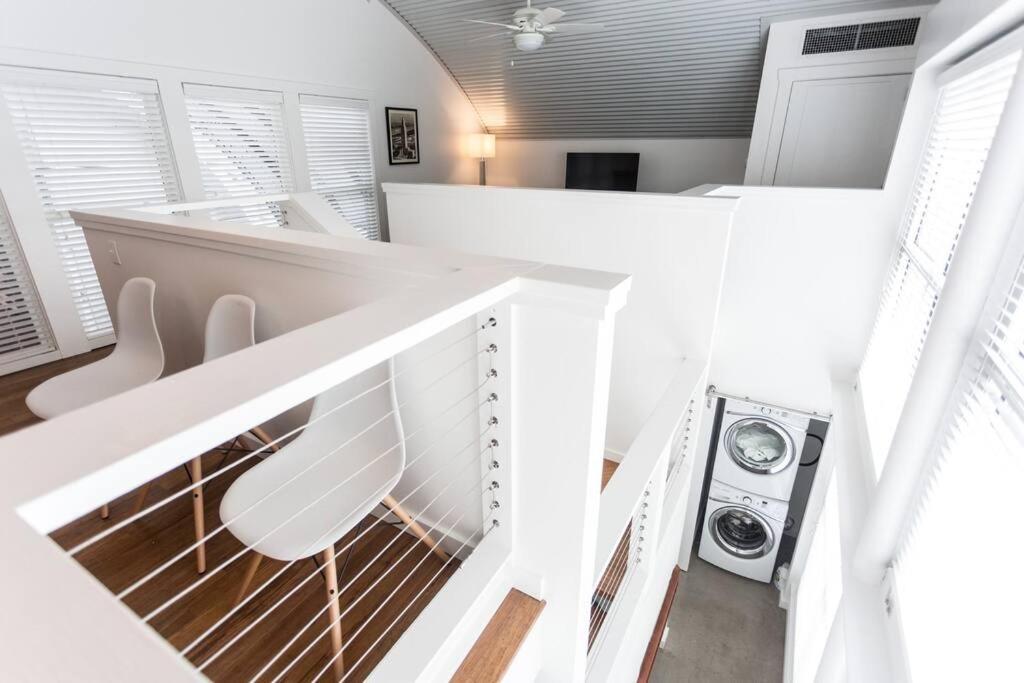 Moon 101 - Full Moon - 2br 2 5 Bath + Living *