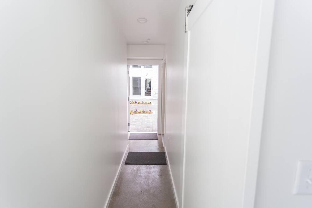 Moon 101 - Full Moon - 2br 2 5 Bath + Living