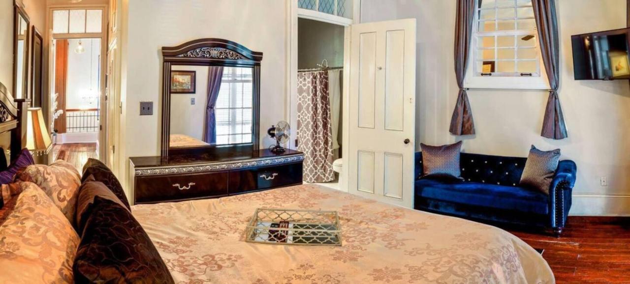 1234 Holiday home New Orleans