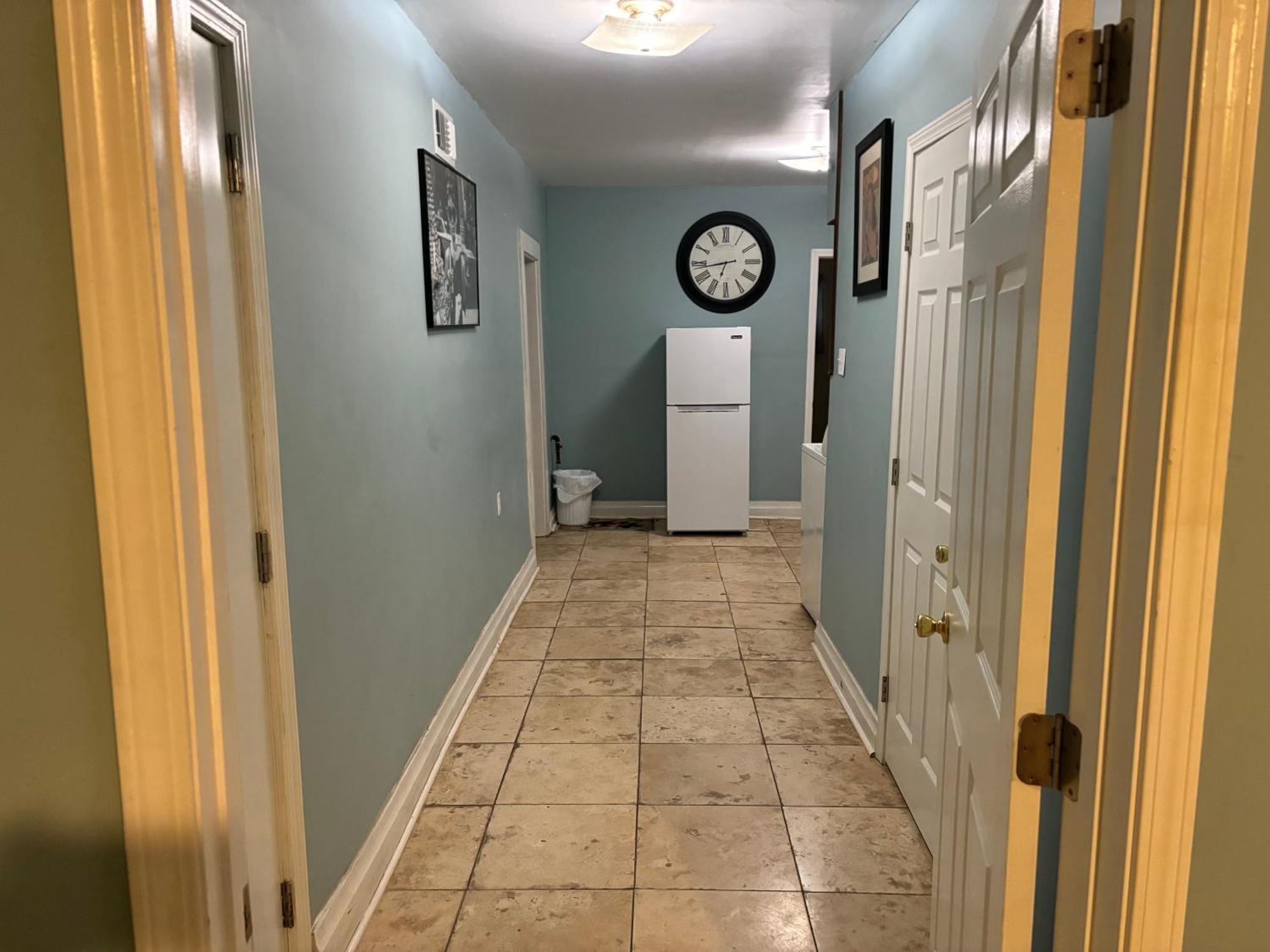 Apartment Cozy 2-bedroom Unit In Beautiful With Wifi, Ac