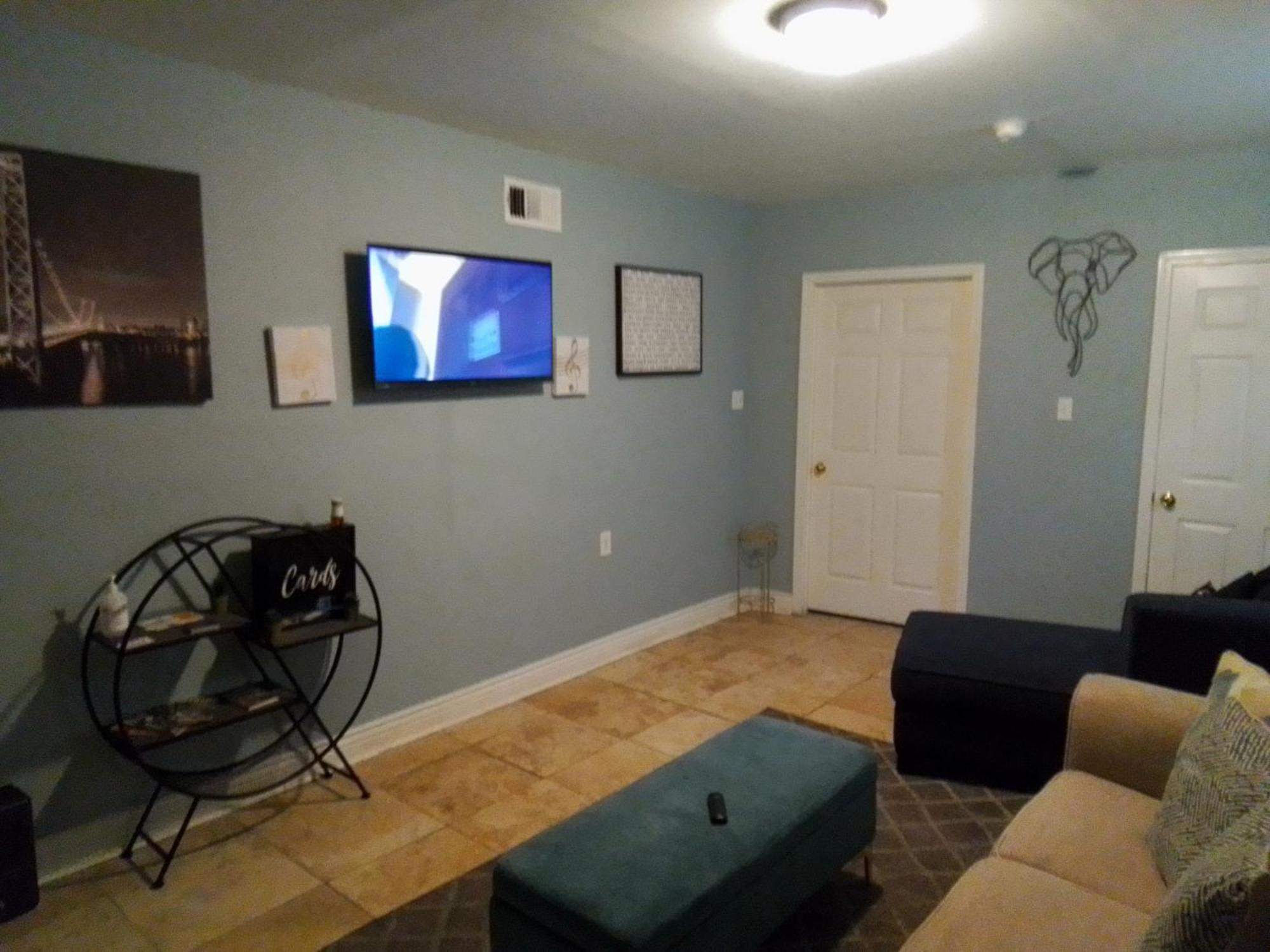 Cozy 2-bedroom Unit In Beautiful With Wifi, Ac Apartment New Orleans