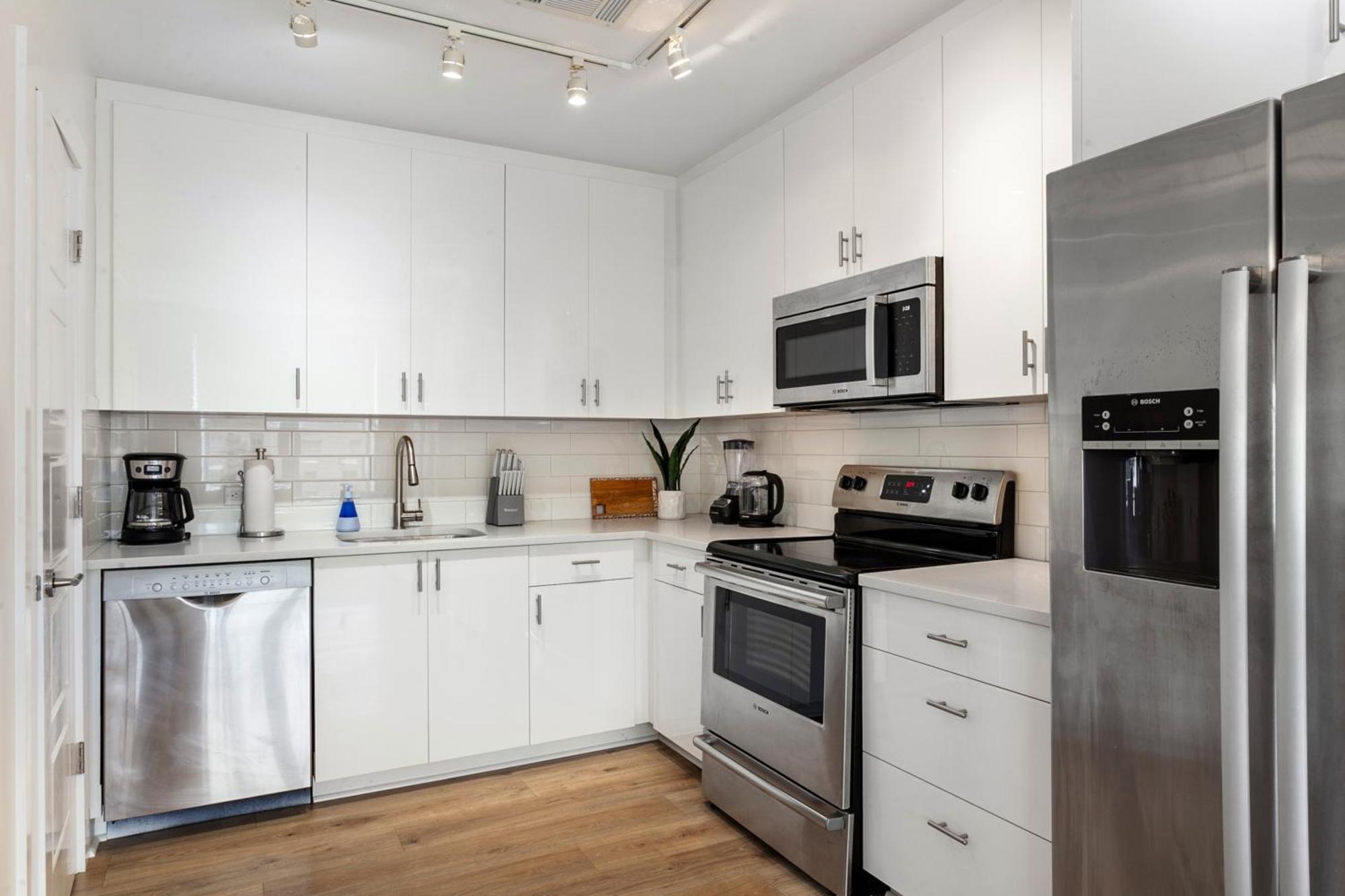 French Quarter Splendor: 4br Luxury Apartment