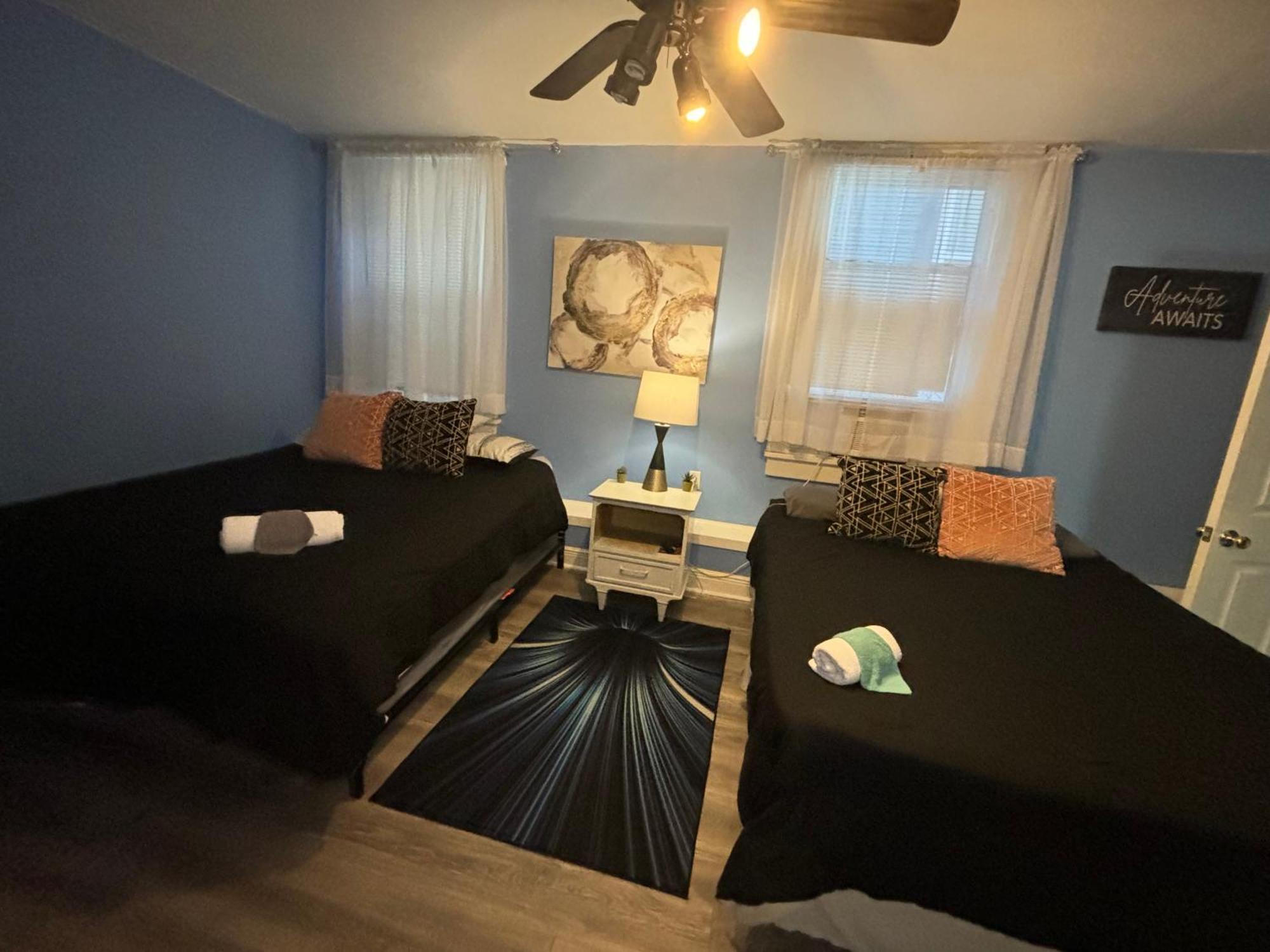 Cozy 2-bedroom Unit In Beautiful With Wifi, Ac Apartment