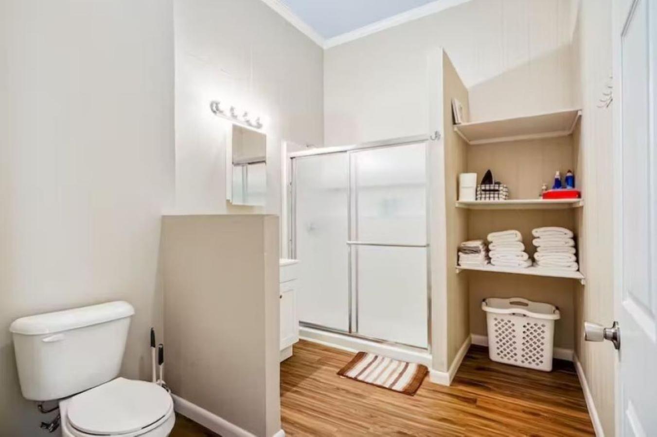 Penthouse On Claiborne Apartment