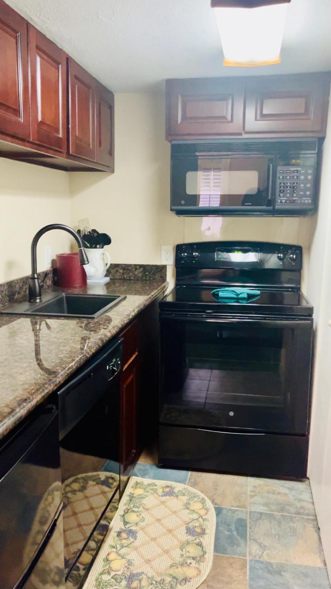 Hotel Plaza Downtown 3*