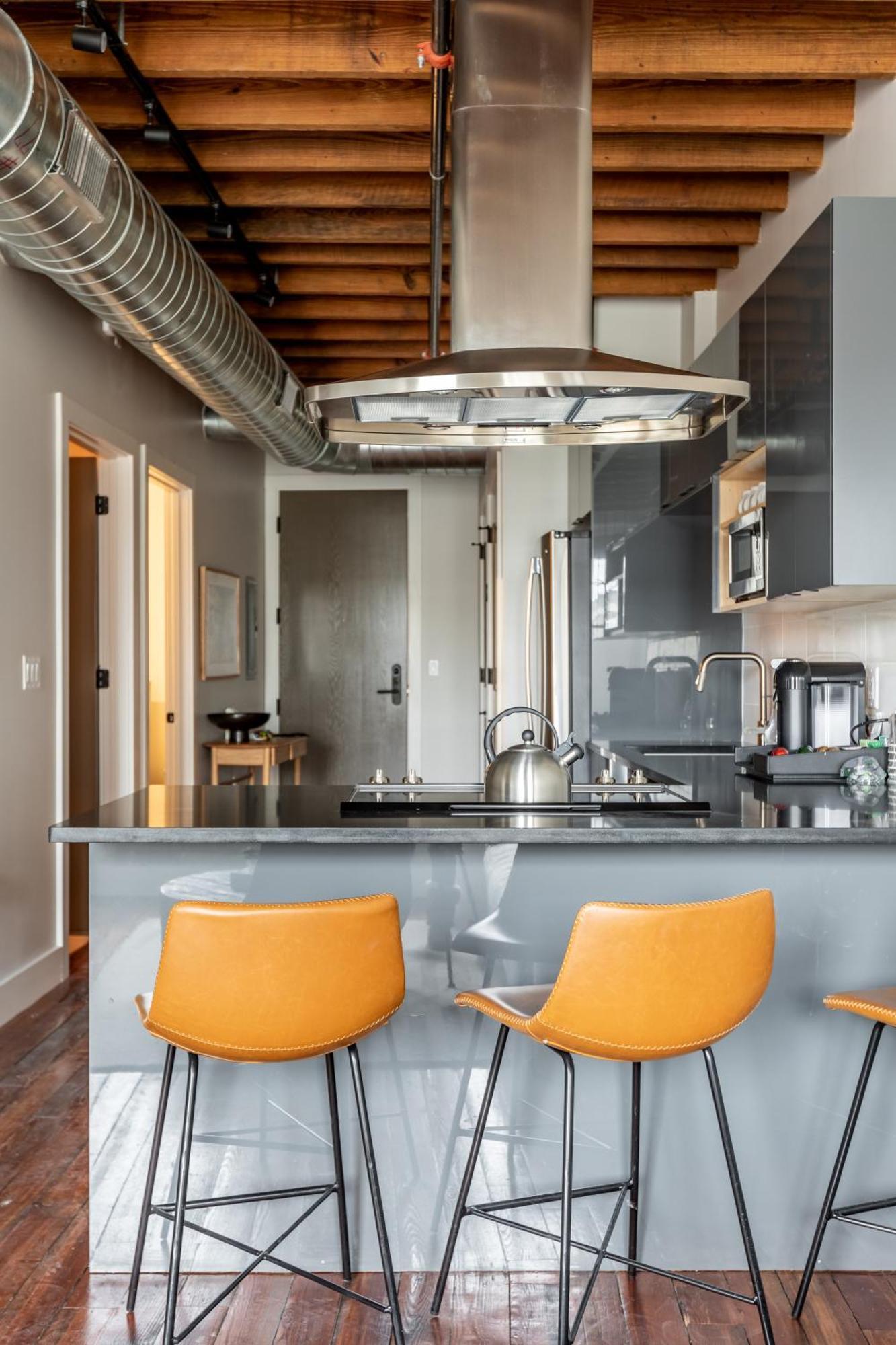 Apartment Ironworks Building - 2 Bedroom 2 Bath, 4 Bedroom 4 Bath *