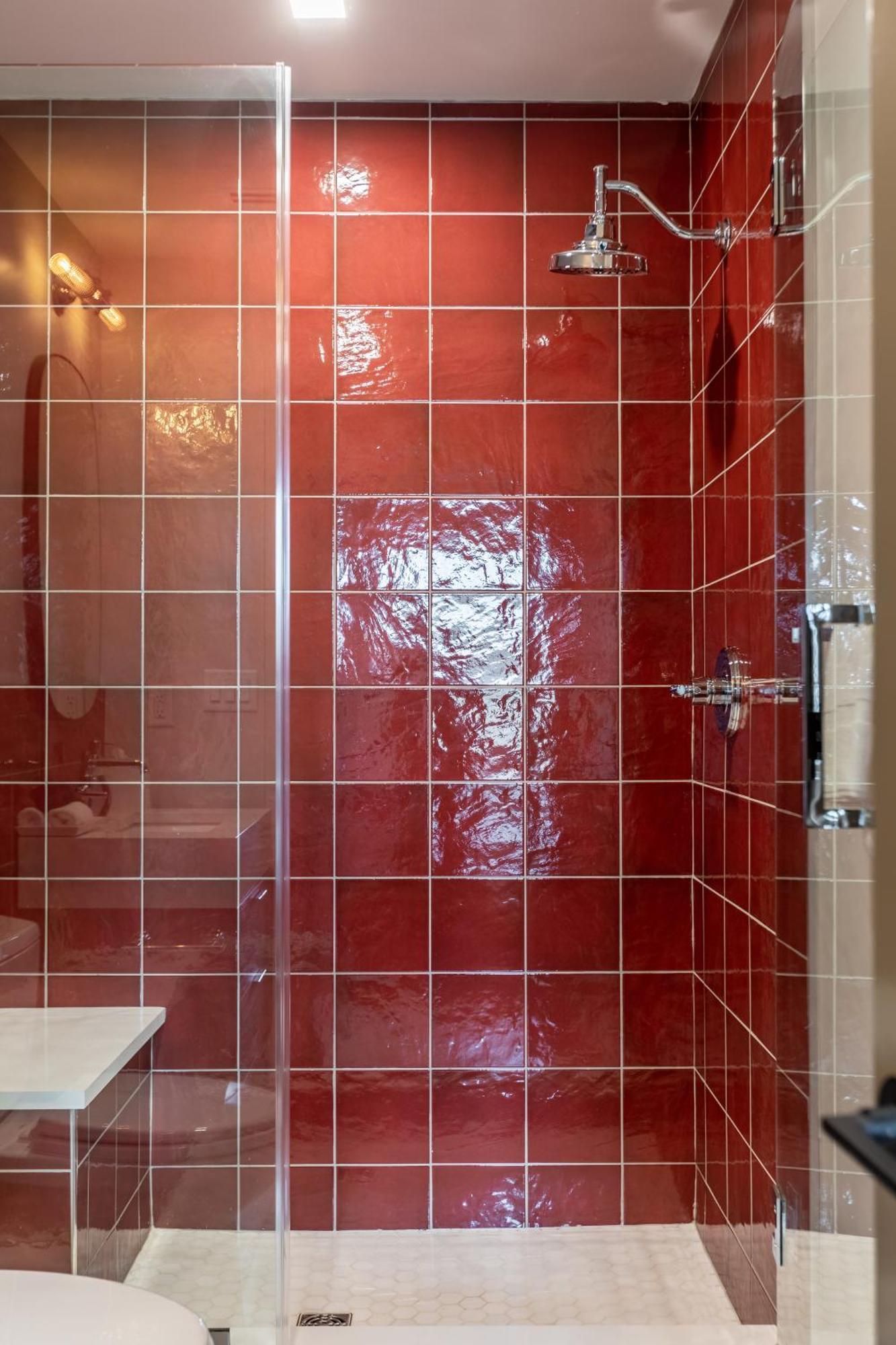 Ironworks Building - 2 Bedroom 2 Bath, 4 Bedroom 4 Bath Apartment *