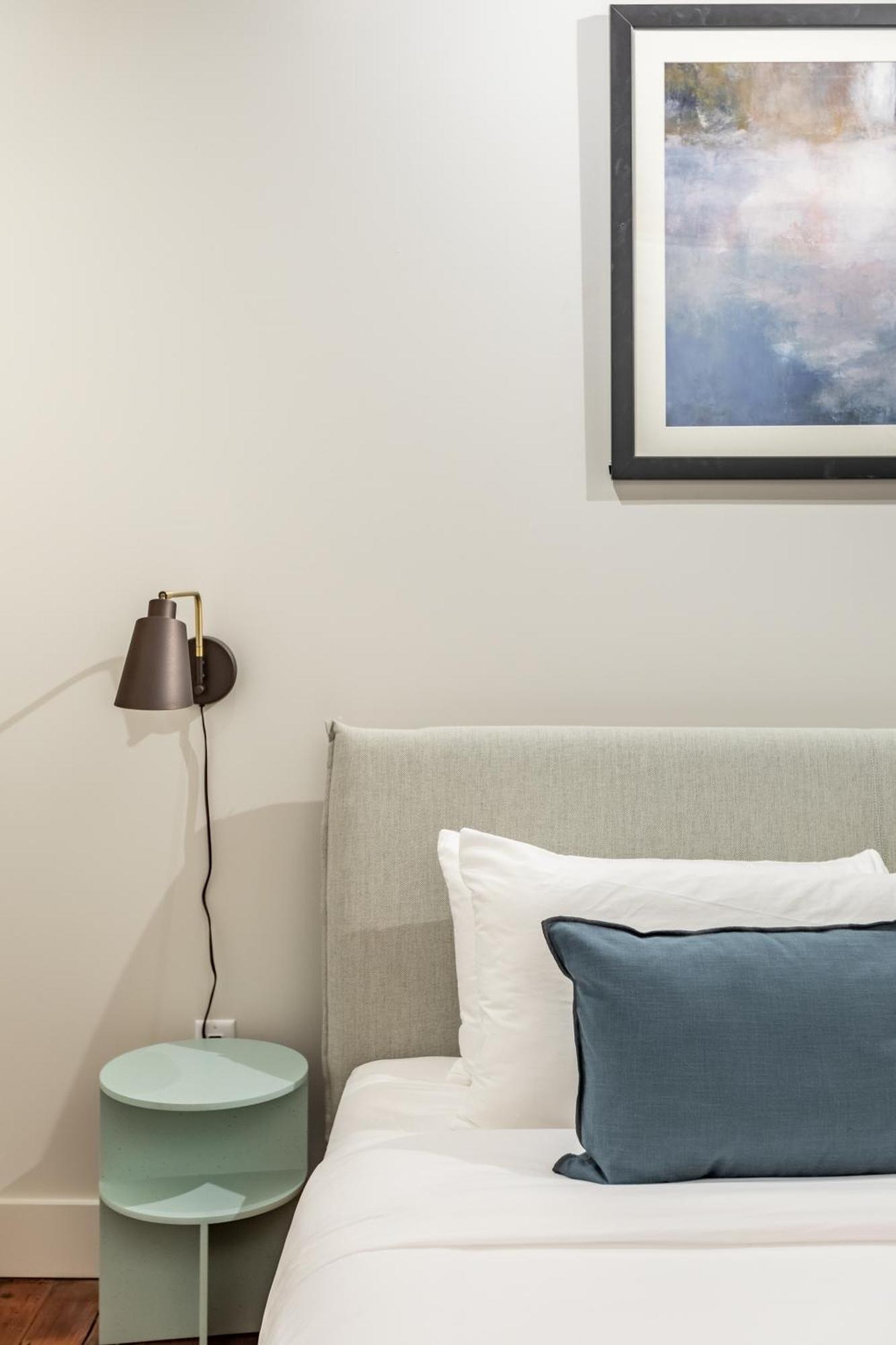 Ironworks Building - 2 Bedroom 2 Bath, 4 Bedroom 4 Bath