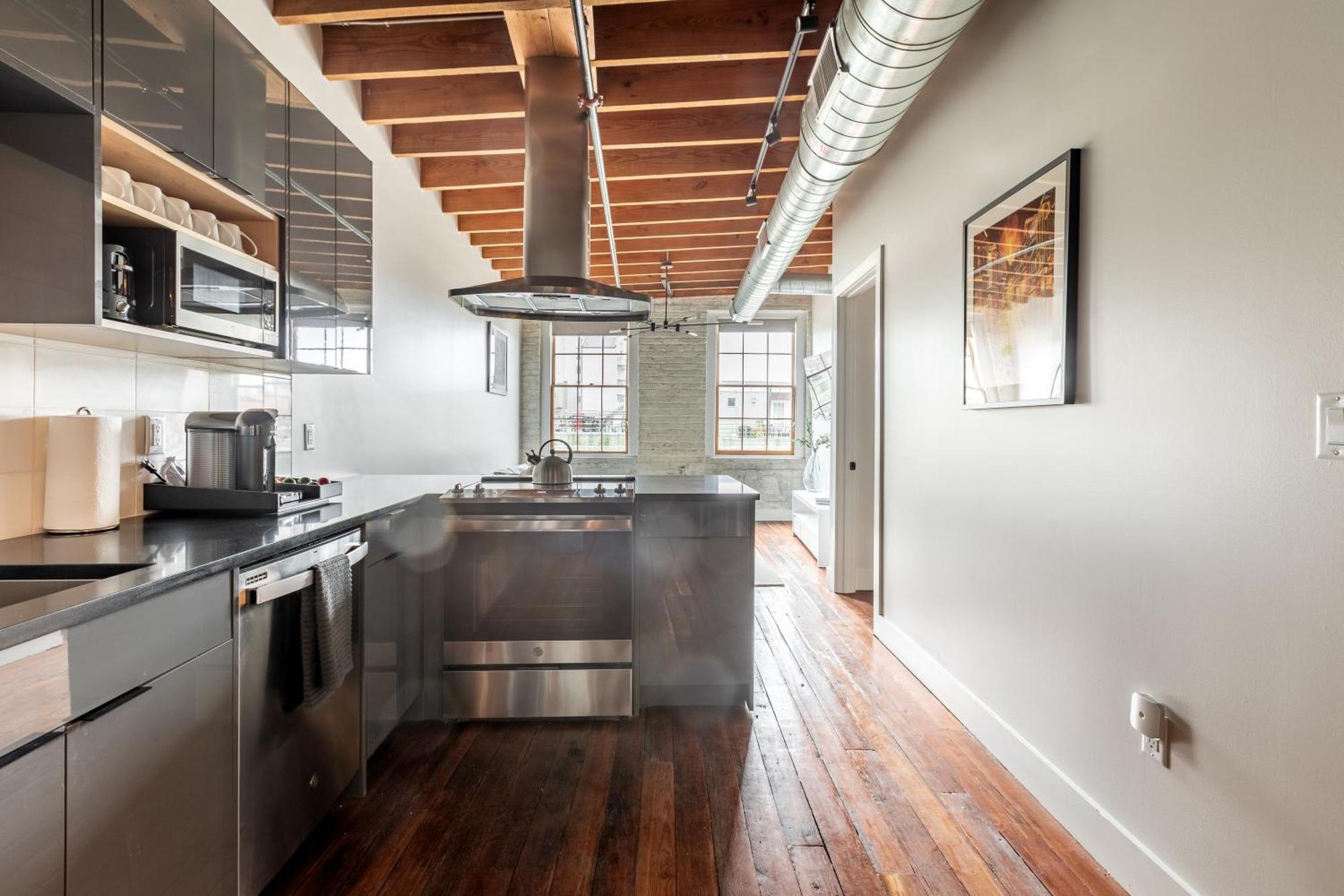 Ironworks Building - 2 Bedroom 2 Bath, 4 Bedroom 4 Bath *