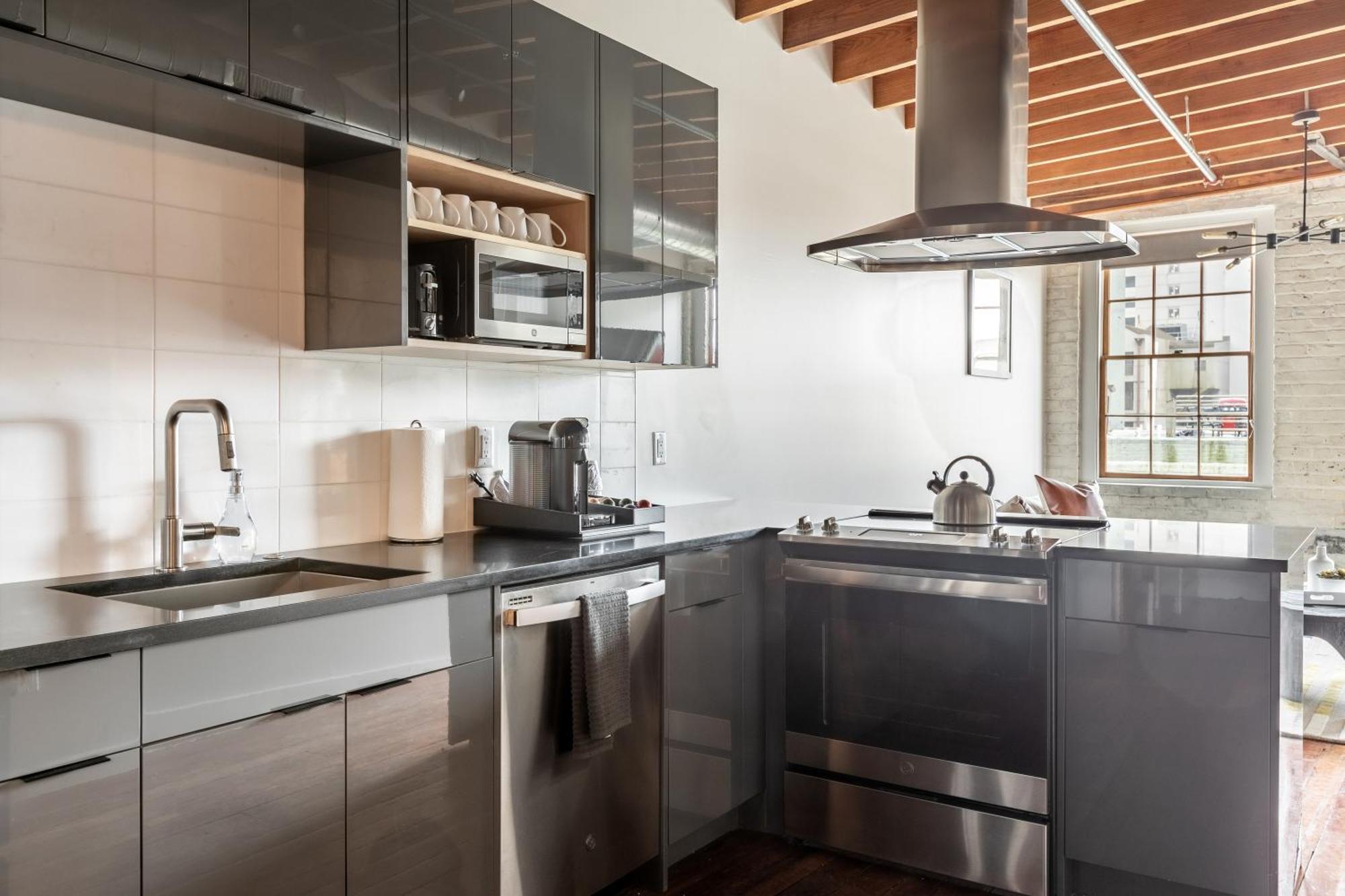 Ironworks Building - 2 Bedroom 2 Bath, 4 Bedroom 4 Bath *