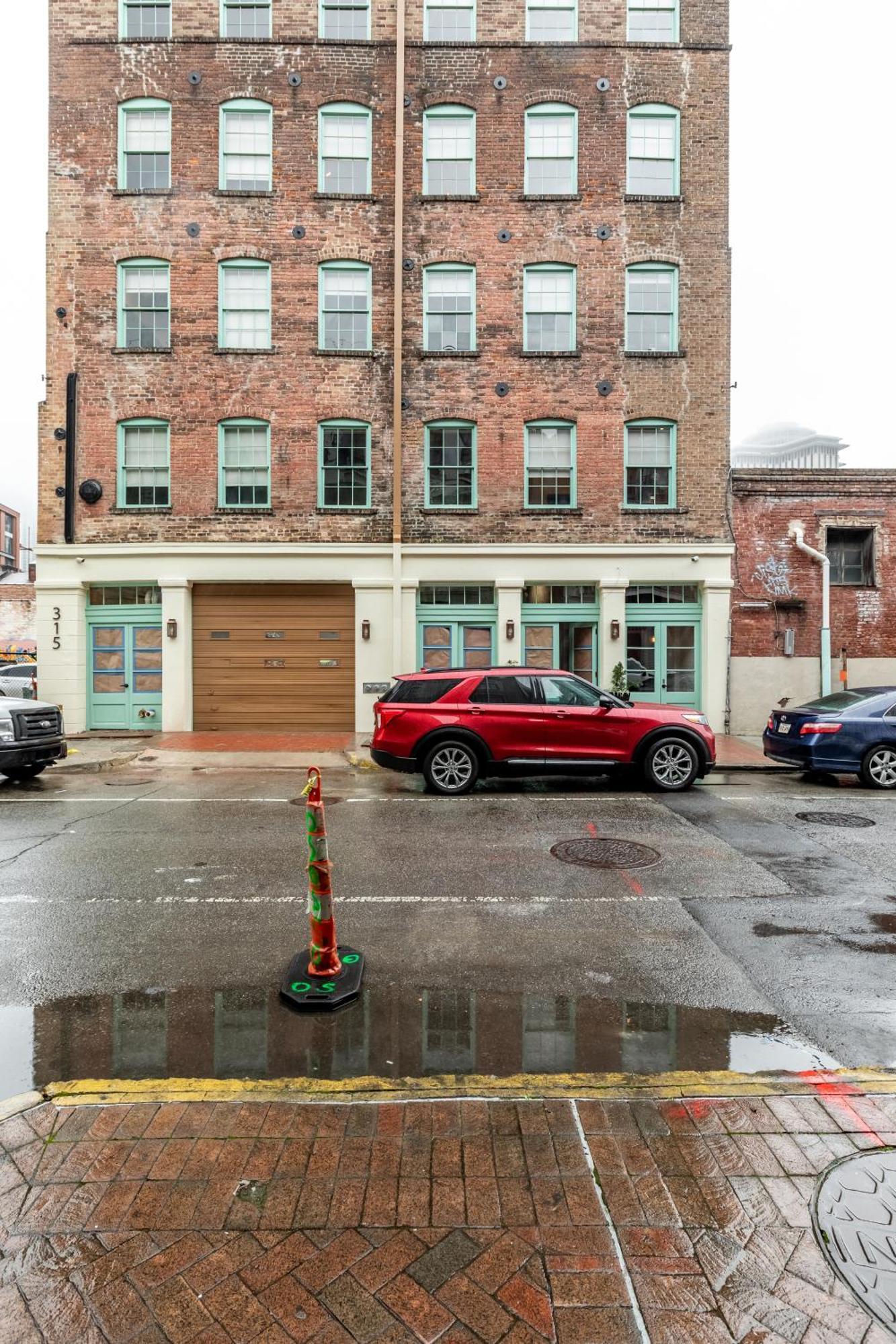 Ironworks Building - 2 Bedroom 2 Bath, 4 Bedroom 4 Bath Apartment