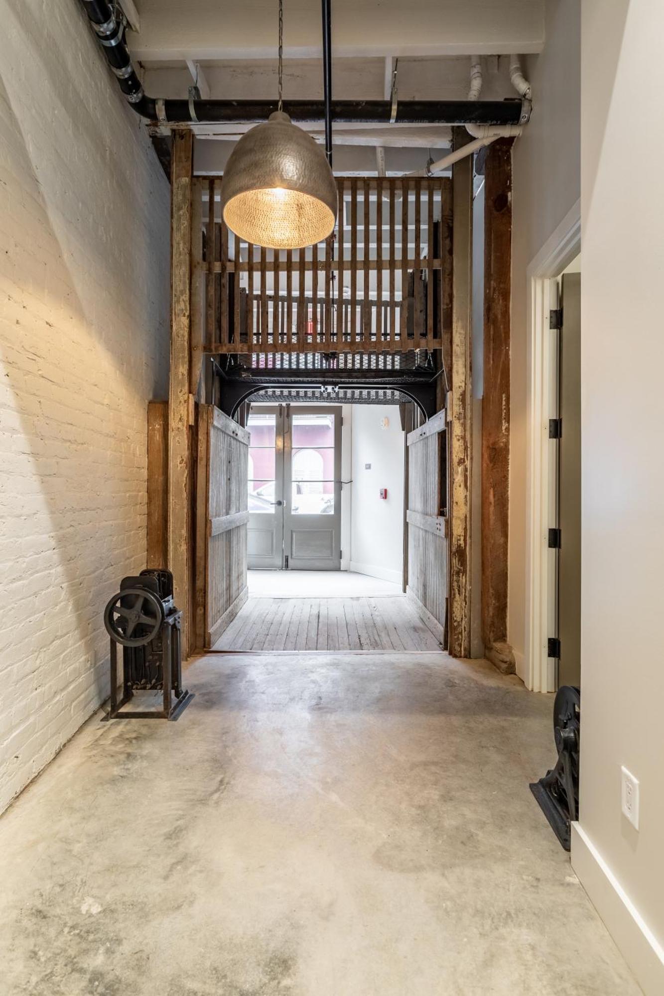 Ironworks Building - 2 Bedroom 2 Bath, 4 Bedroom 4 Bath Apartment *