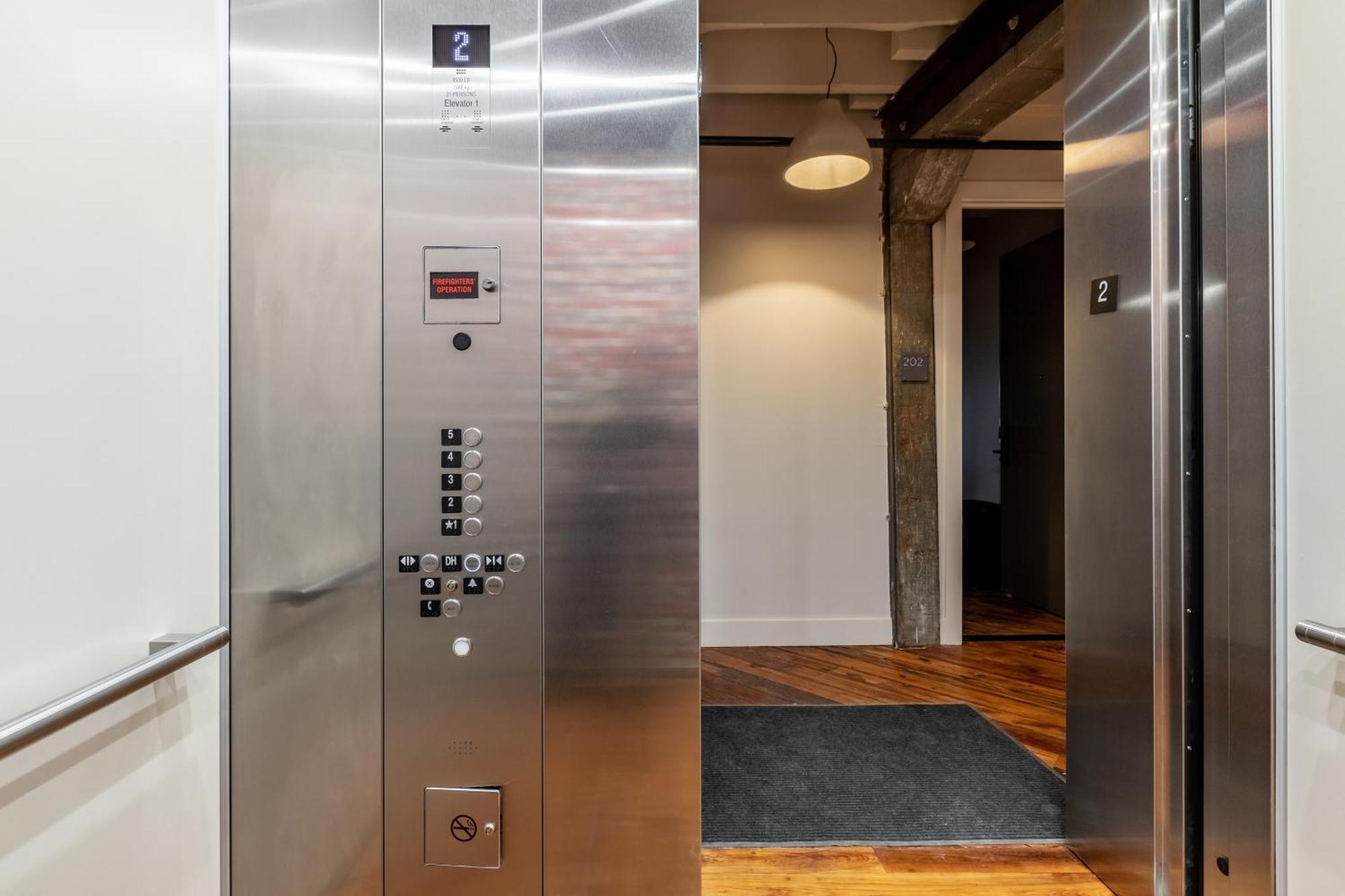 Ironworks Building - 2 Bedroom 2 Bath, 4 Bedroom 4 Bath