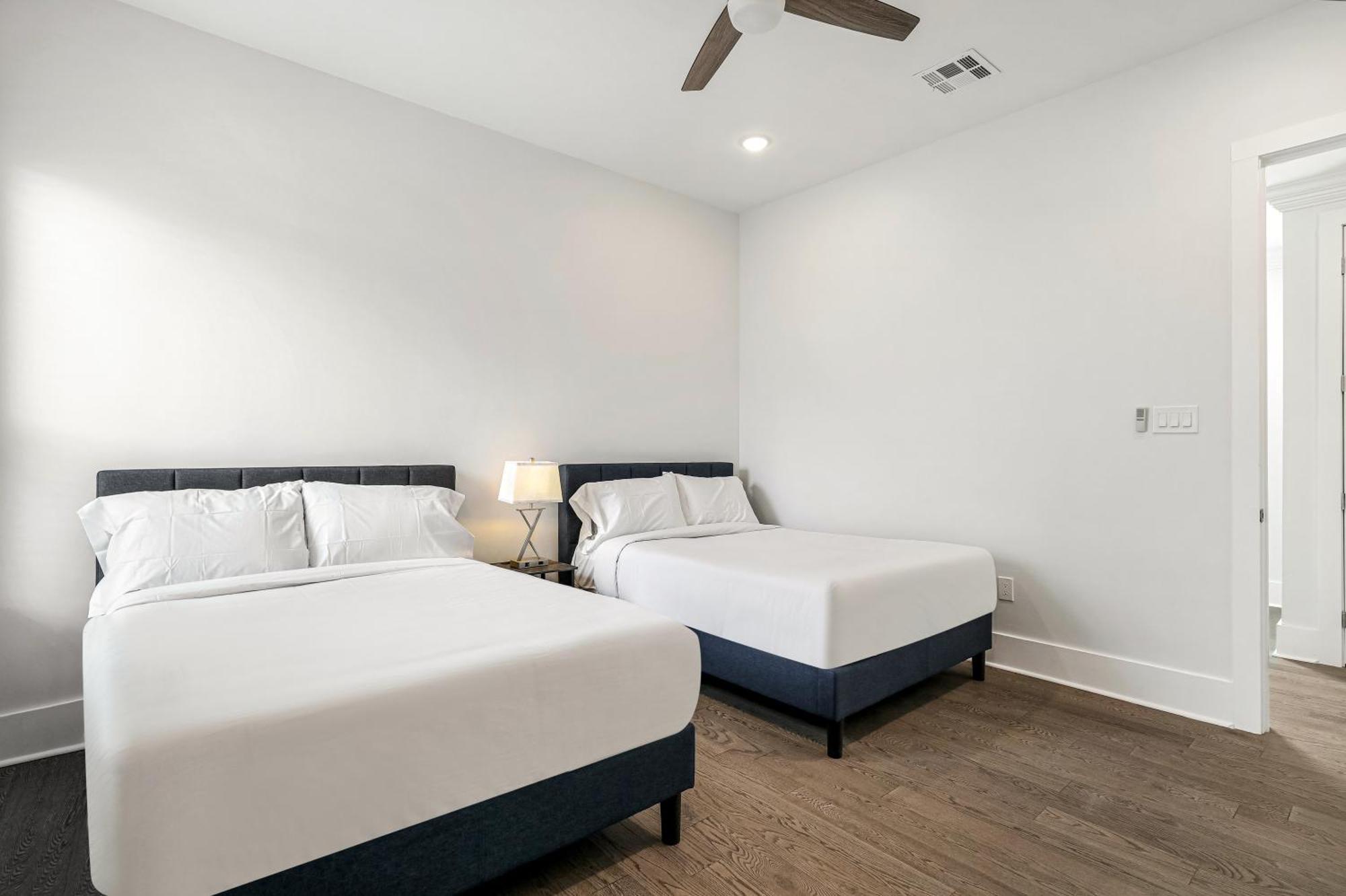 New 4 Bed Luxury House W/private Heated Pool Holiday home