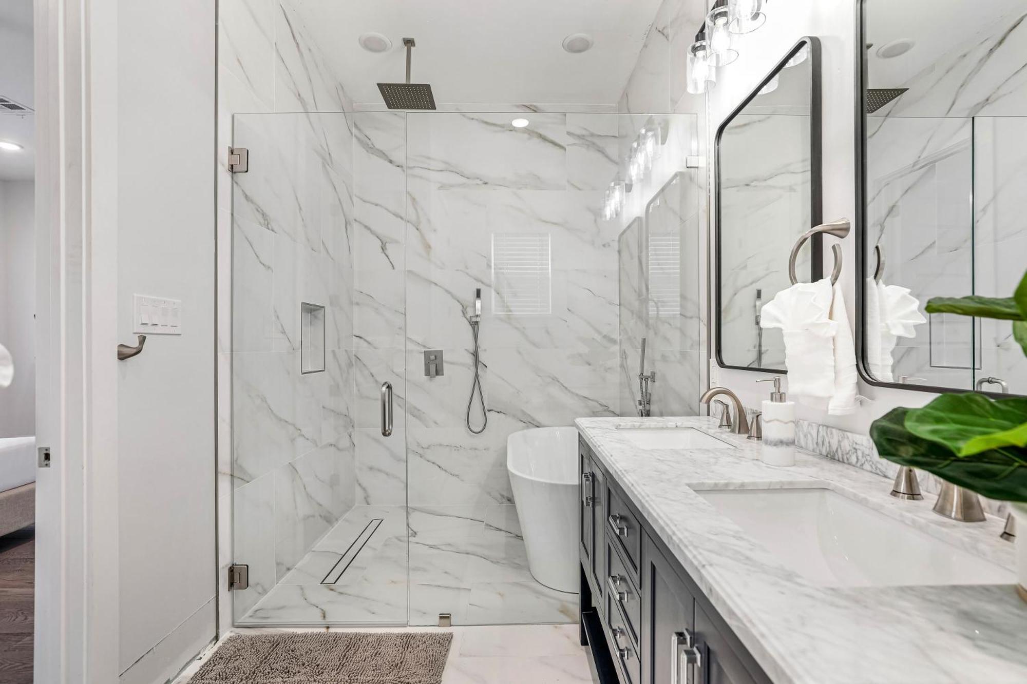 Holiday home New 4 Bed Luxury House W/private Heated Pool