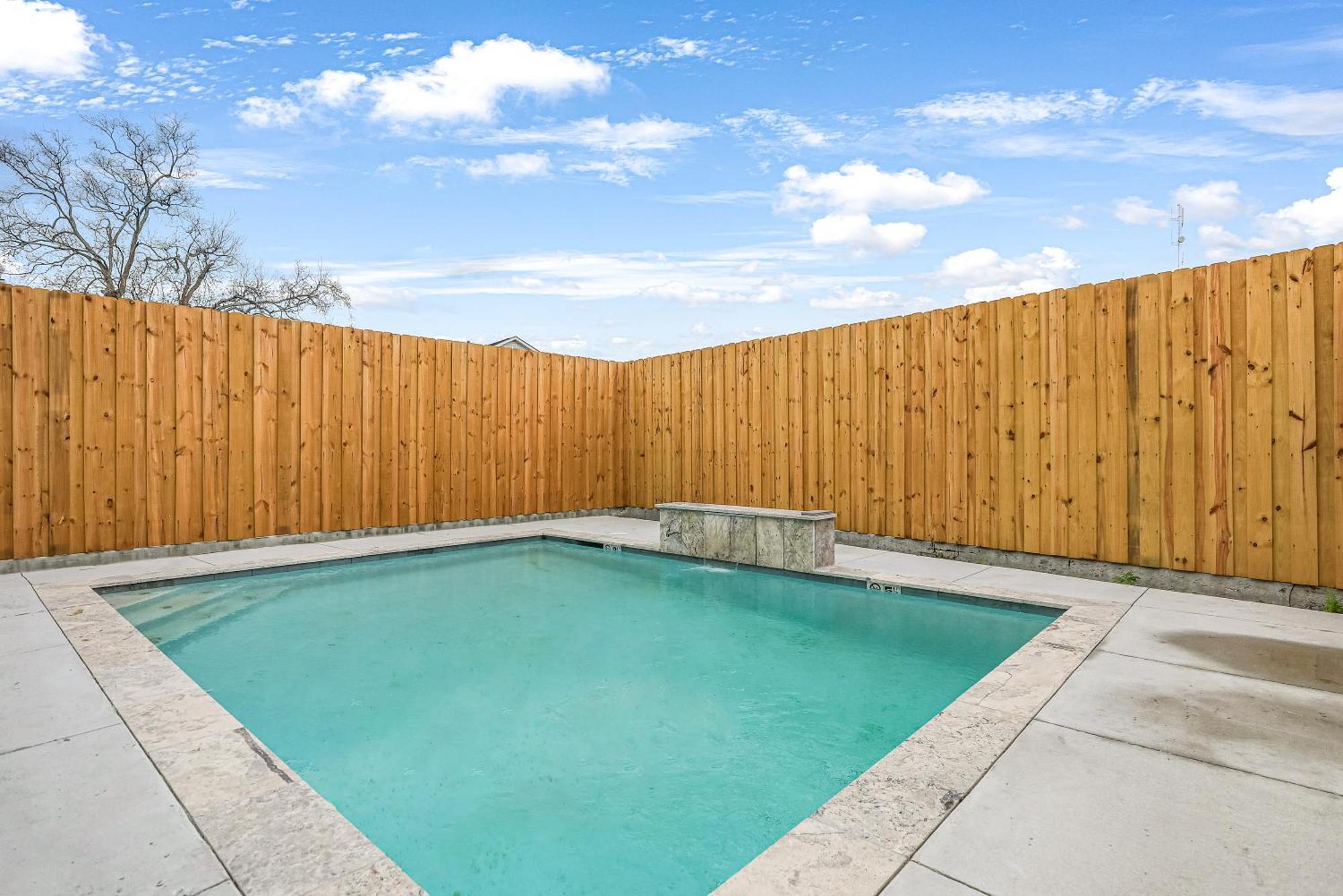 Holiday home New 4 Bed Luxury House W/private Heated Pool