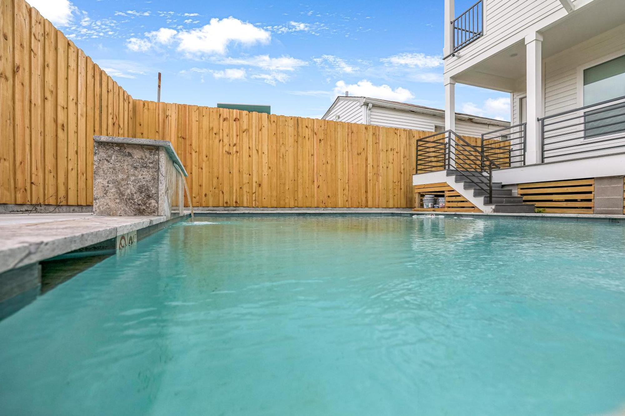 New 4 Bed Luxury House W/private Heated Pool New Orleans