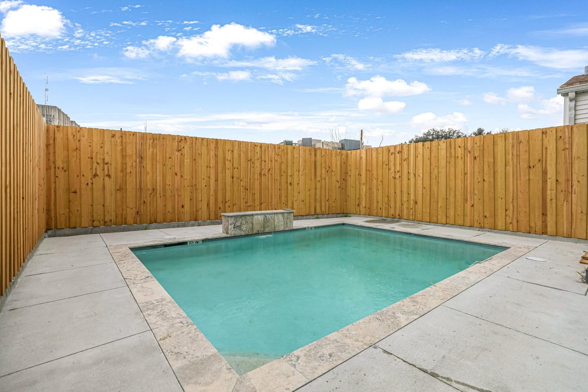 Holiday home New 4 Bed Luxury House W/private Heated Pool New Orleans