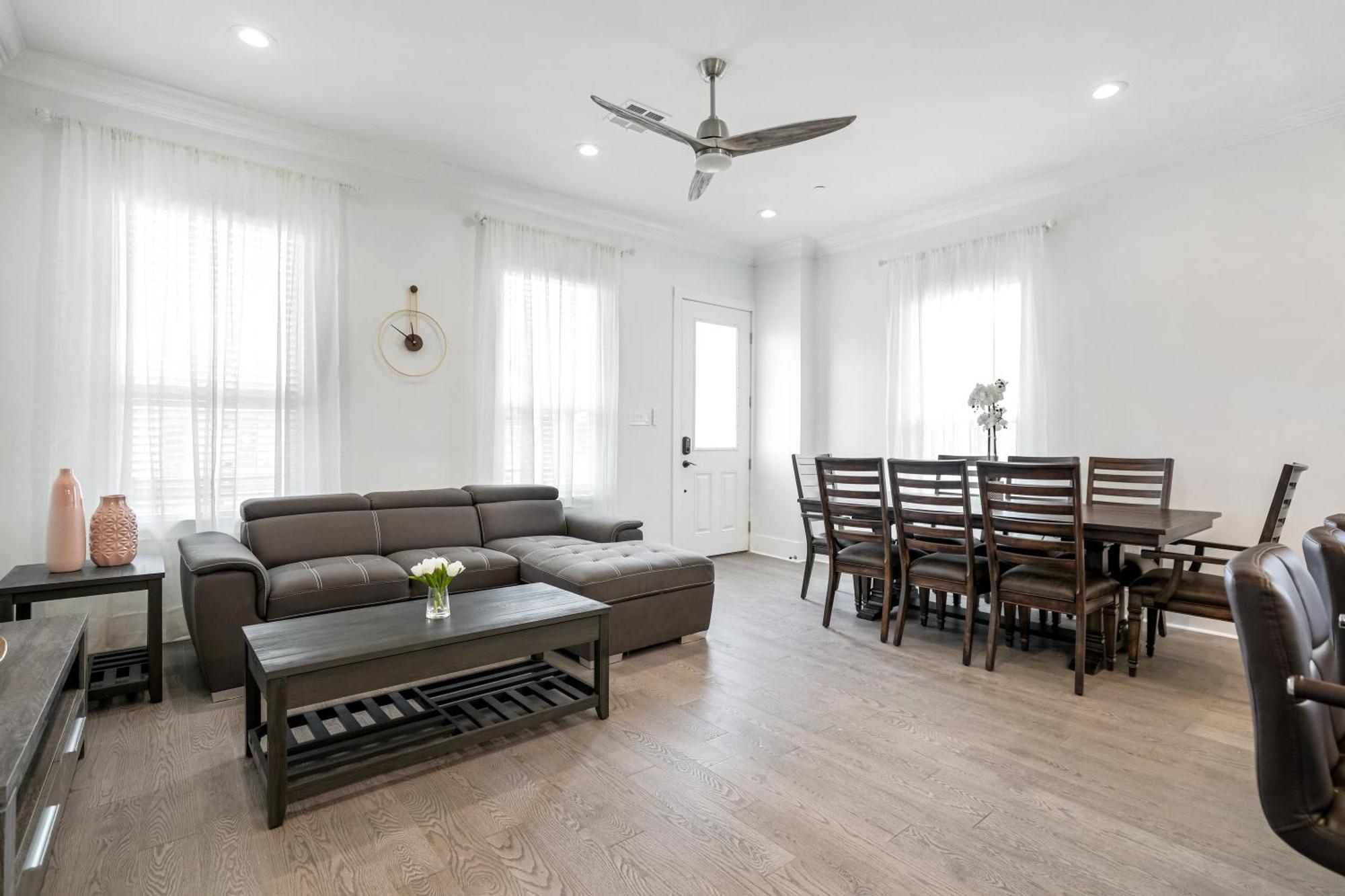 New 4 Bed Luxury House W/private Heated Pool