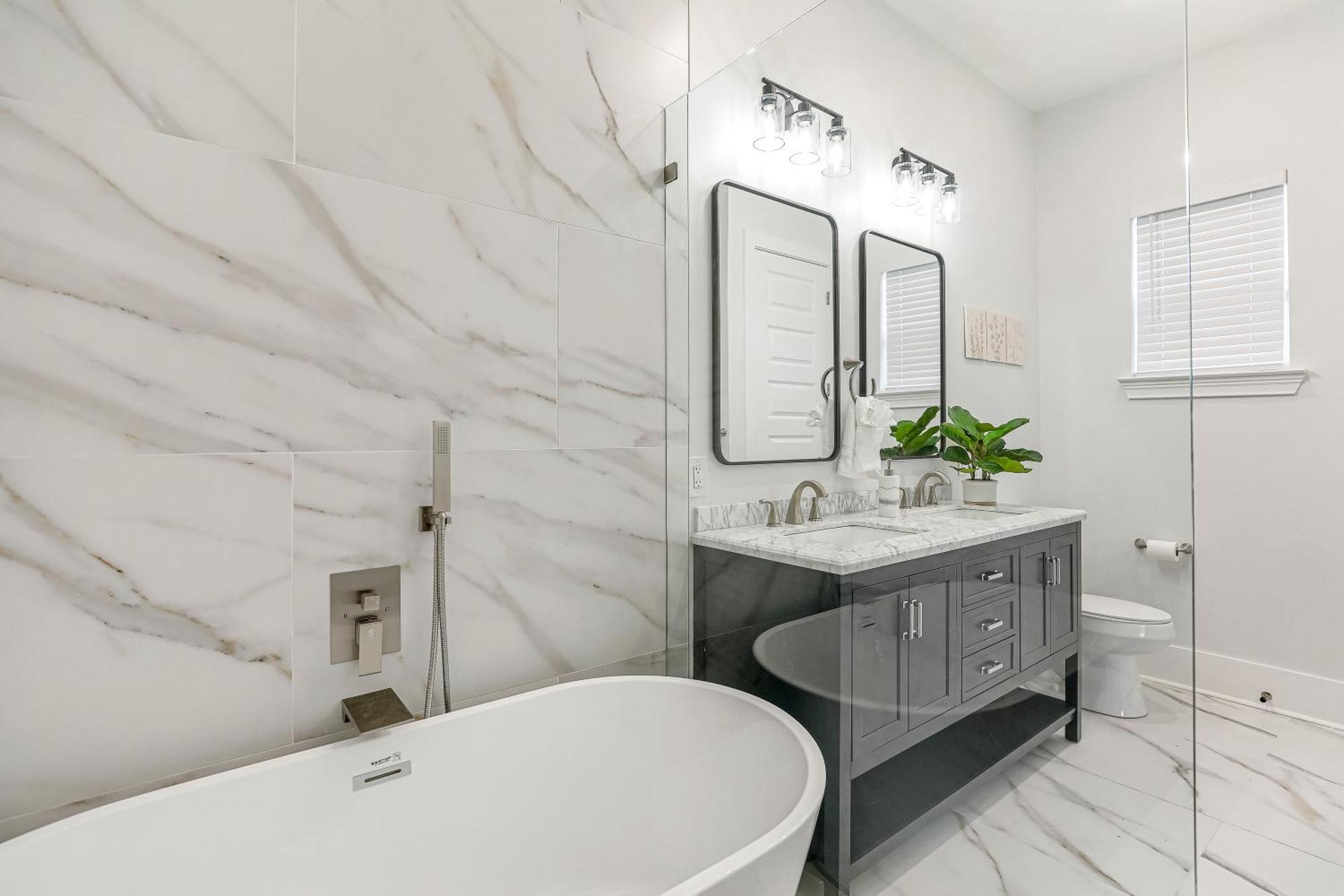 New 4 Bed Luxury House W/private Heated Pool New Orleans