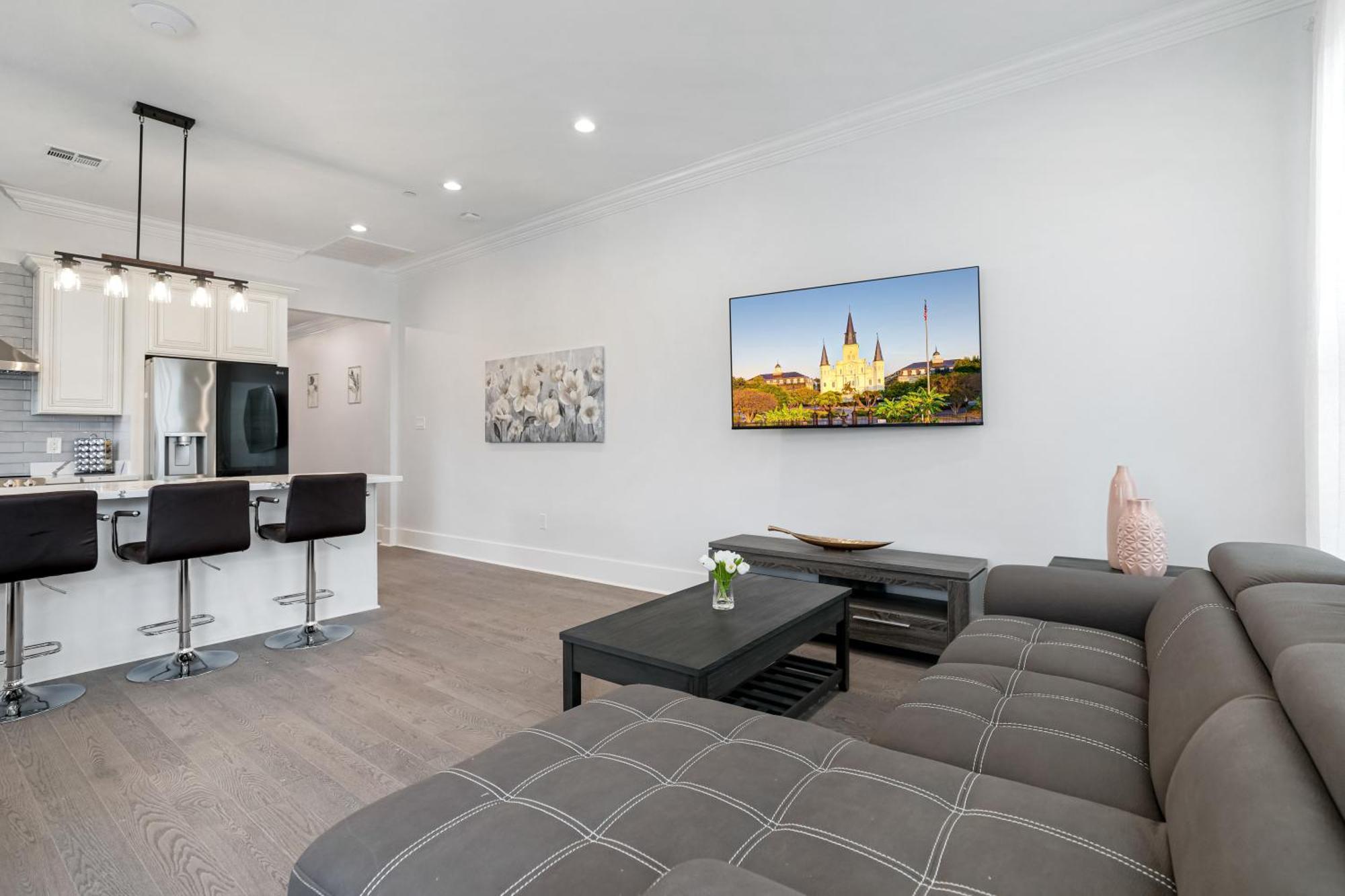 Holiday home New 4 Bed Luxury House W/private Heated Pool