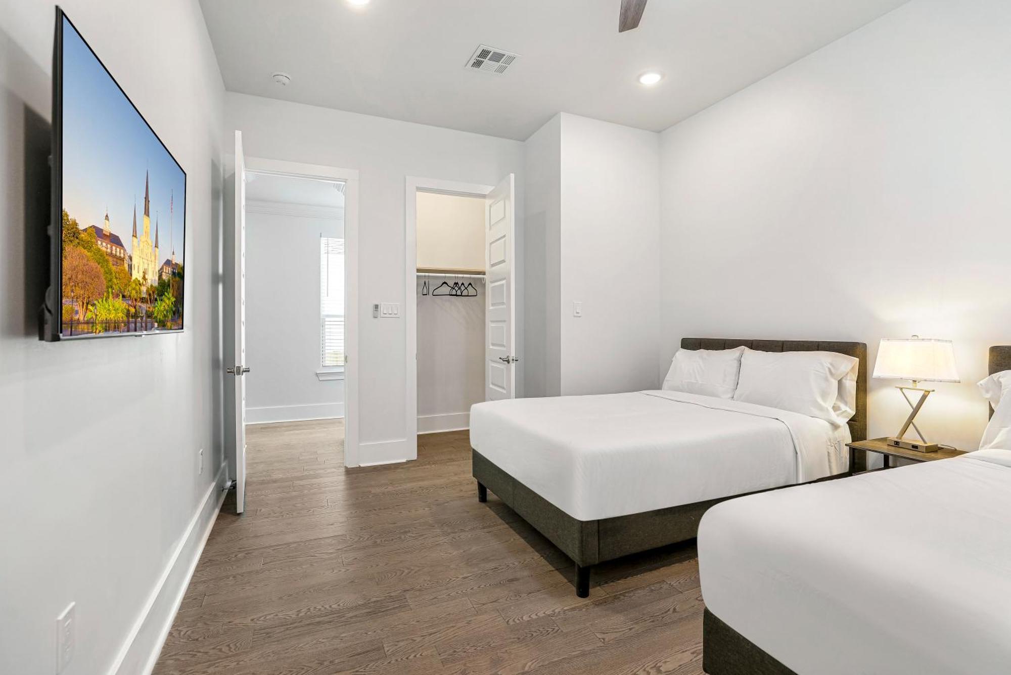 New 4 Bed Luxury House W/private Heated Pool Holiday home New Orleans